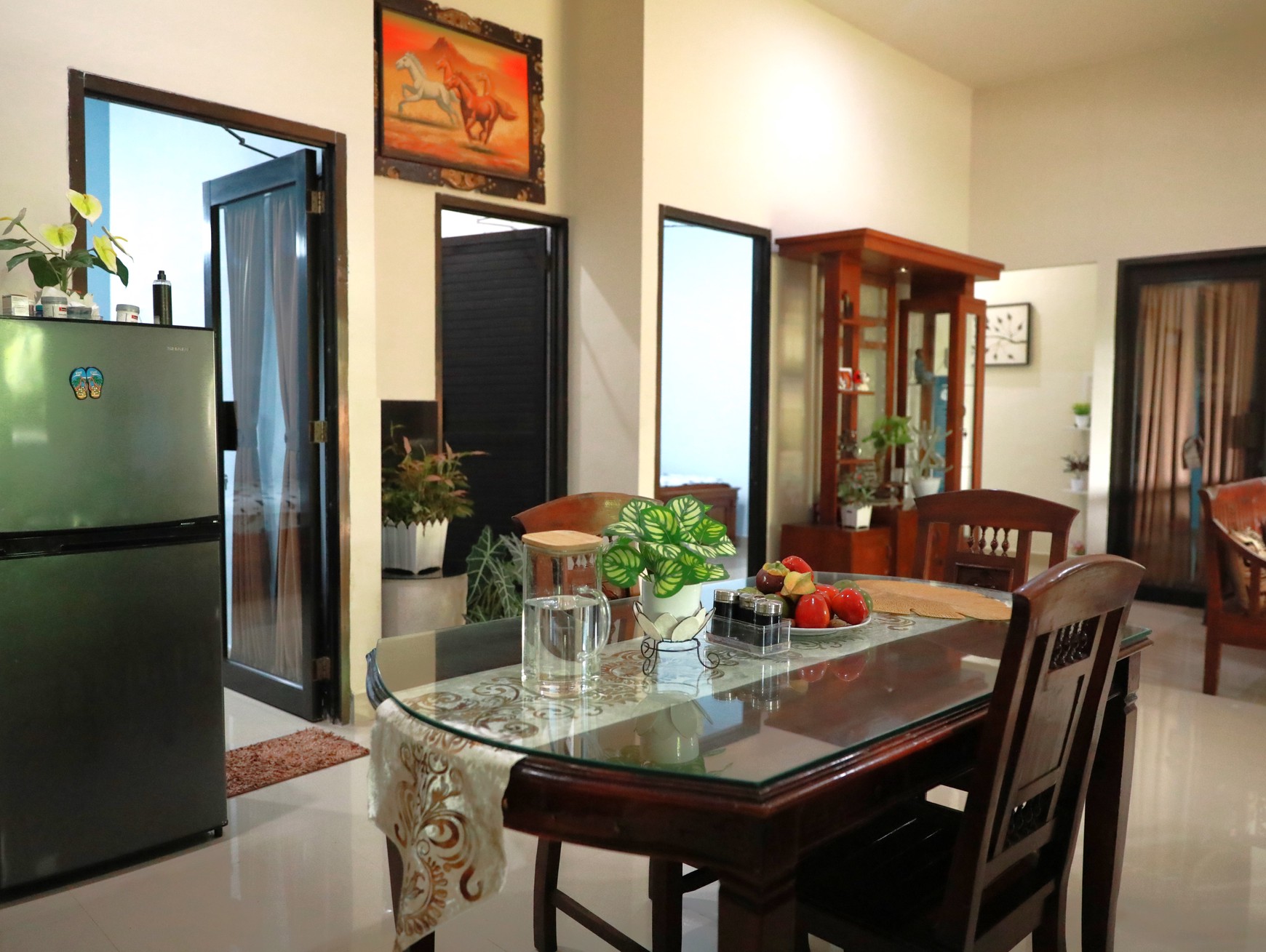 COZY 3-BEDROOM HOUSE, ONLY 5 MINUTES TO LOVINA BEACH