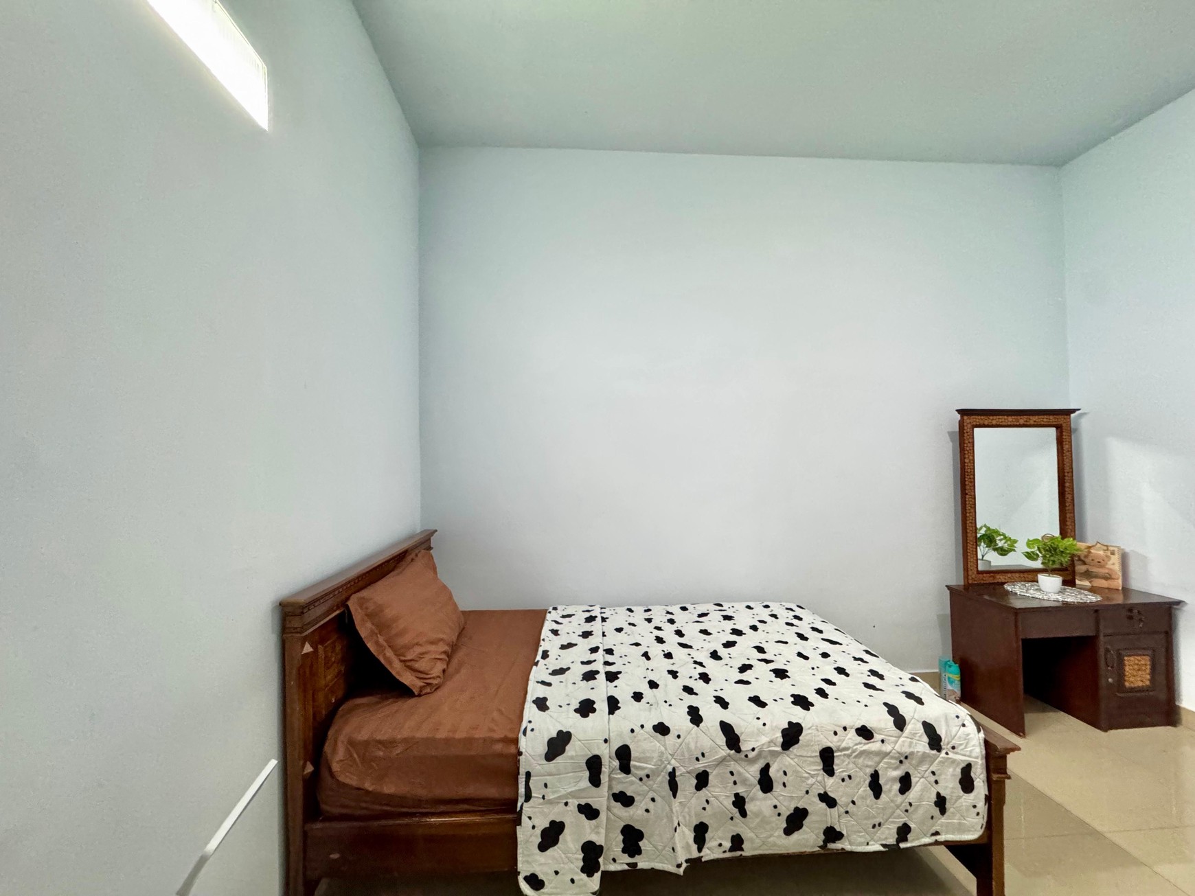 COZY 3-BEDROOM HOUSE, ONLY 5 MINUTES TO LOVINA BEACH