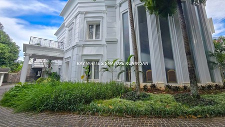 Dijual Rumah Mewah Hoek Di Patra Kuningan , Kuningan Timur 