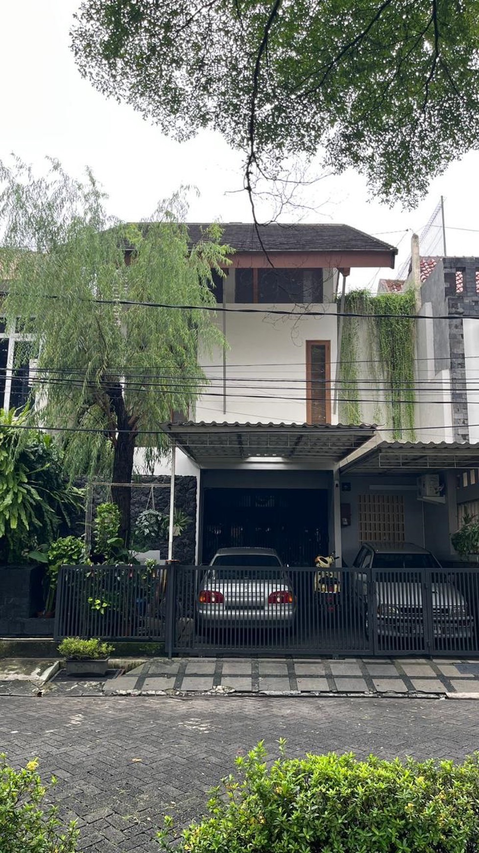 Rumah Cantik, Bagus, Full Furnished ,siap huni Lokasi strategis di Bintaro.