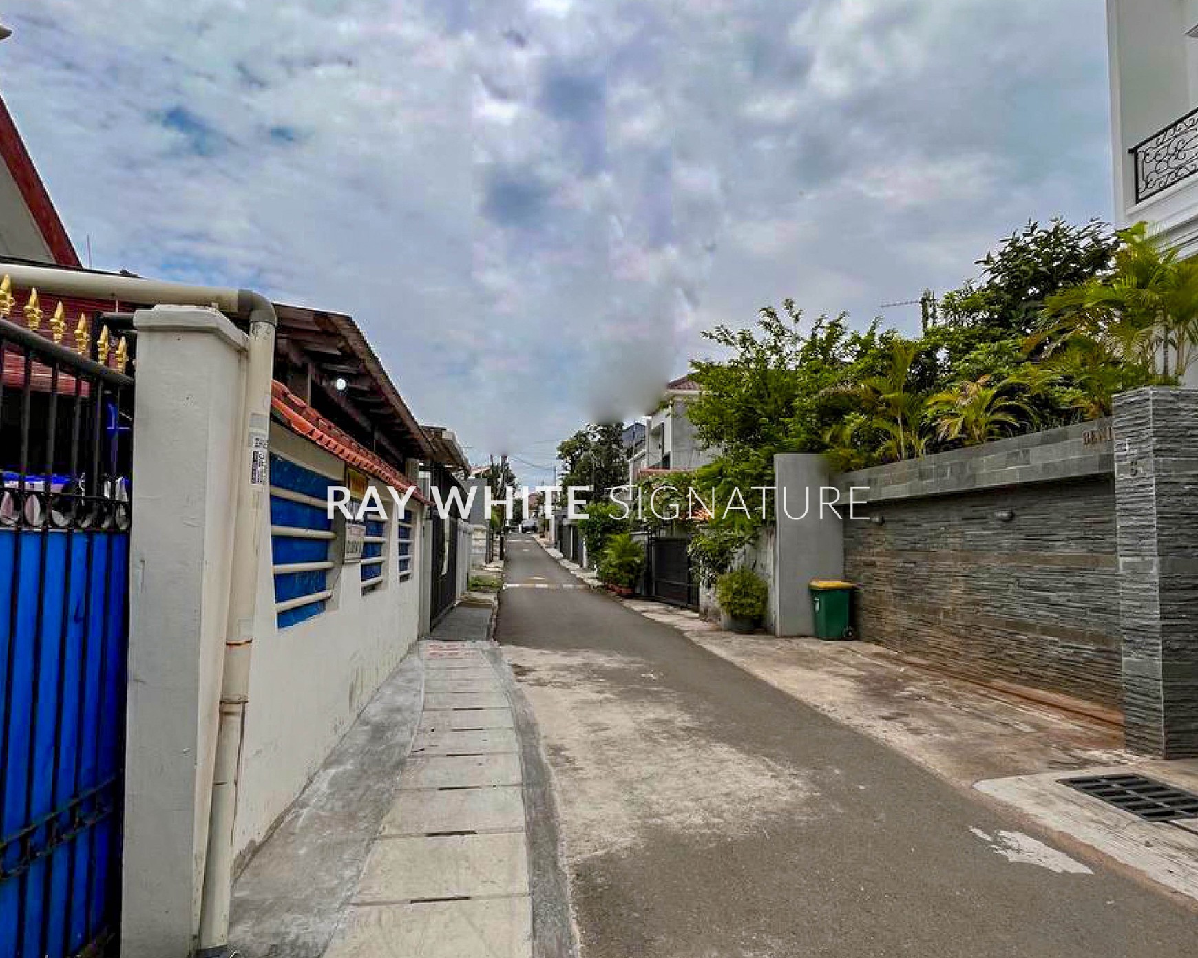 Rumah Lama Cocok Untuk Bisnis di Jl Benda II