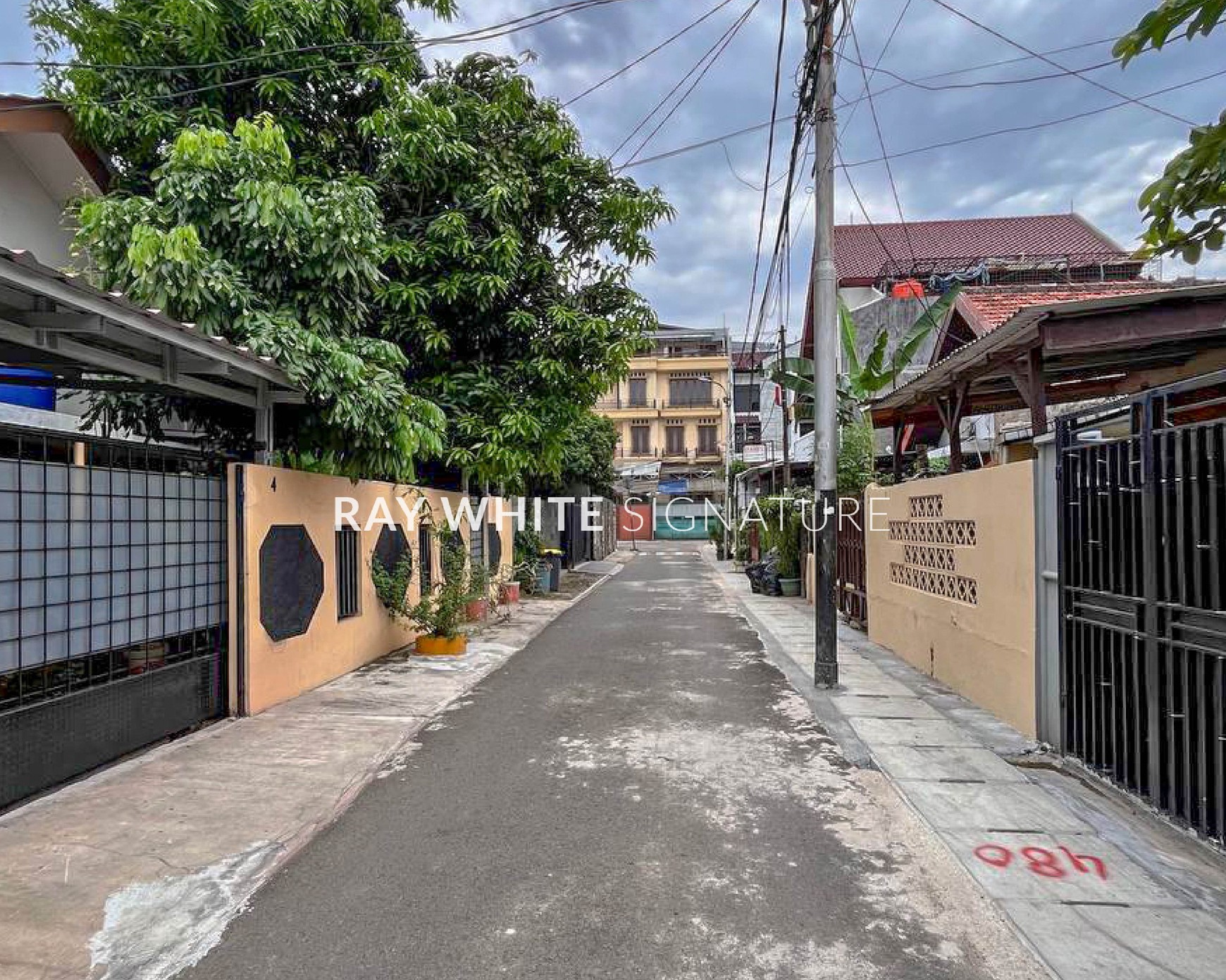 Rumah Lama Cocok Untuk Bisnis di Jl Benda II