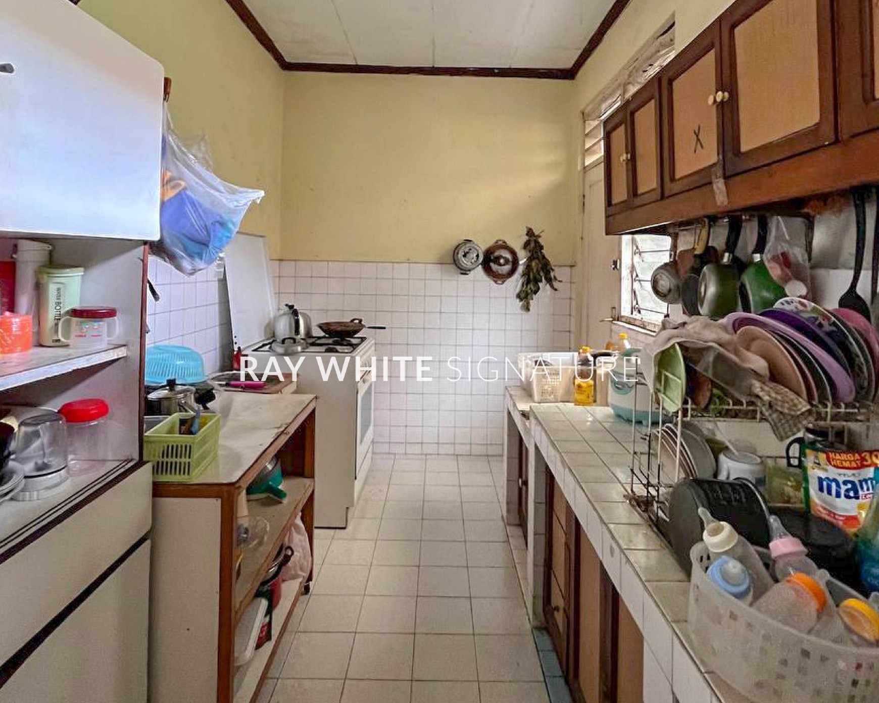 Rumah Lama Terawat di Jl Benda II Kebayoran Baru