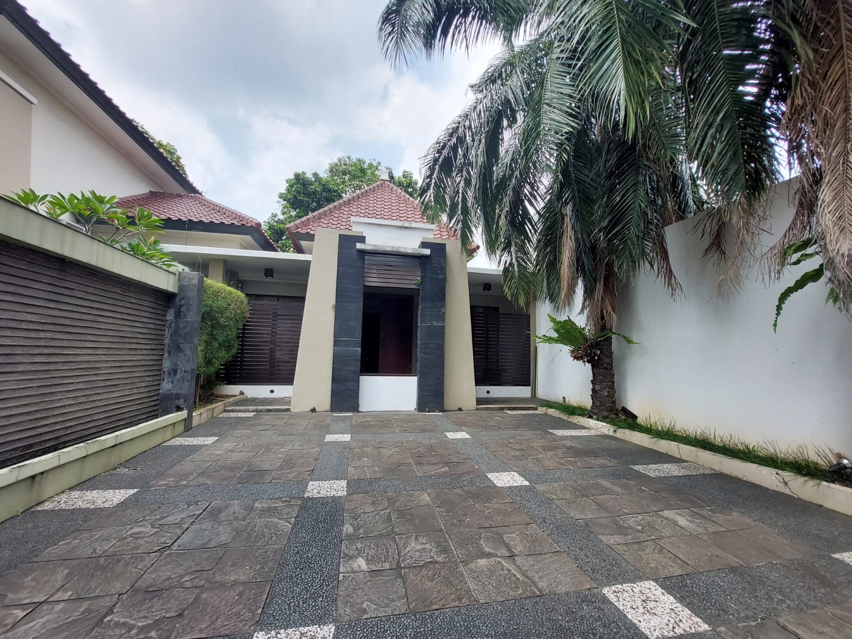 Dijual Rumah Bernuansa Resort di Ampera, Jakarta Selatan