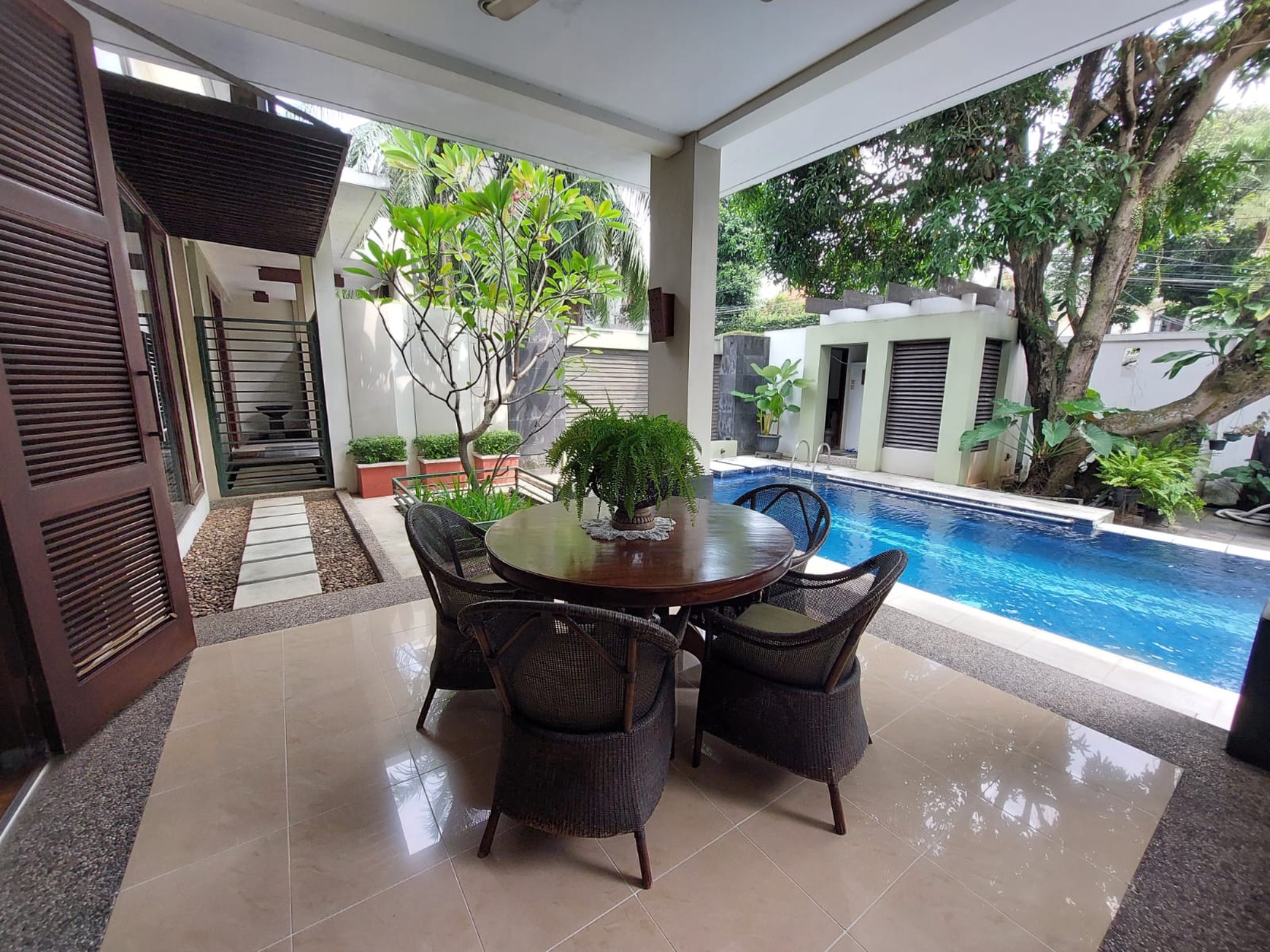 Dijual Rumah Bernuansa Resort di Ampera, Jakarta Selatan