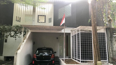 Di Sewa Rumah 2 Lantai Nyaman dan Asri di Pesanggrahan, Jakarta Selatan
