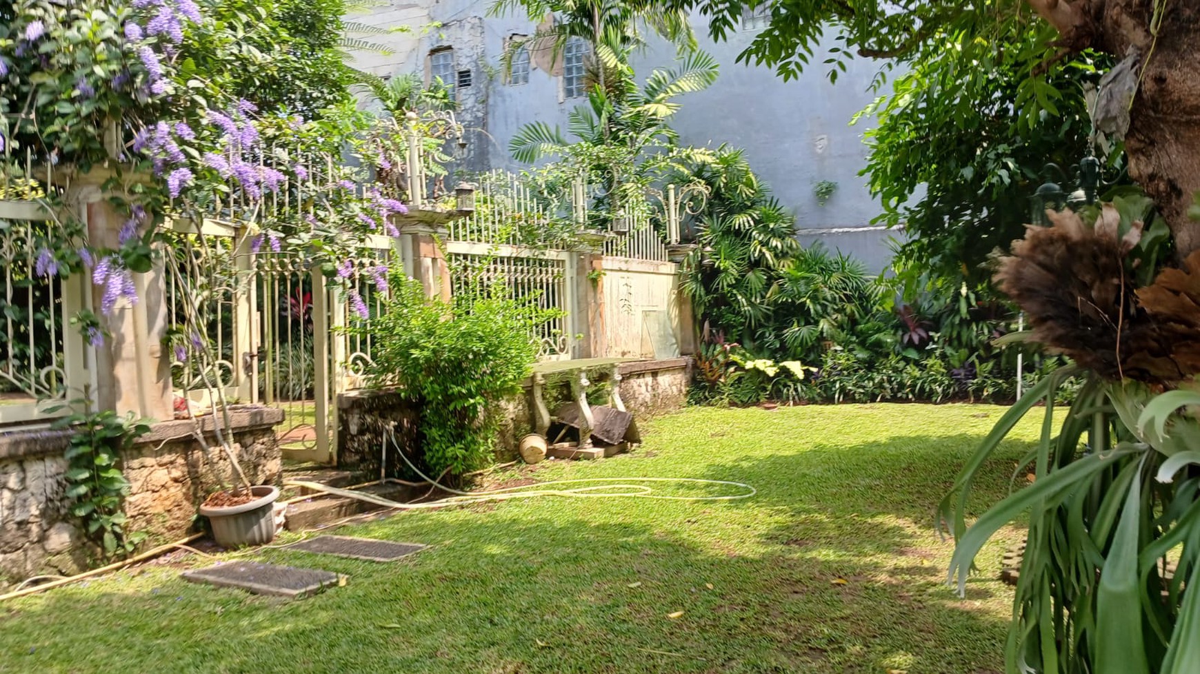 DIJUAL TANAH STRATEGIS DI CIRENDEU, Bentuk Kotak, dekat ke Jalan Raya Pd Cabe