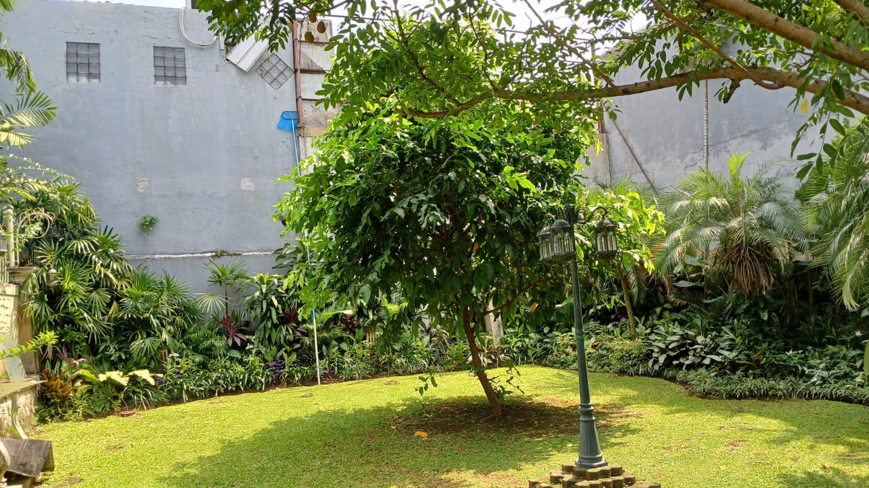 DIJUAL TANAH STRATEGIS DI CIRENDEU, Bentuk Kotak, dekat ke Jalan Raya Pd Cabe
