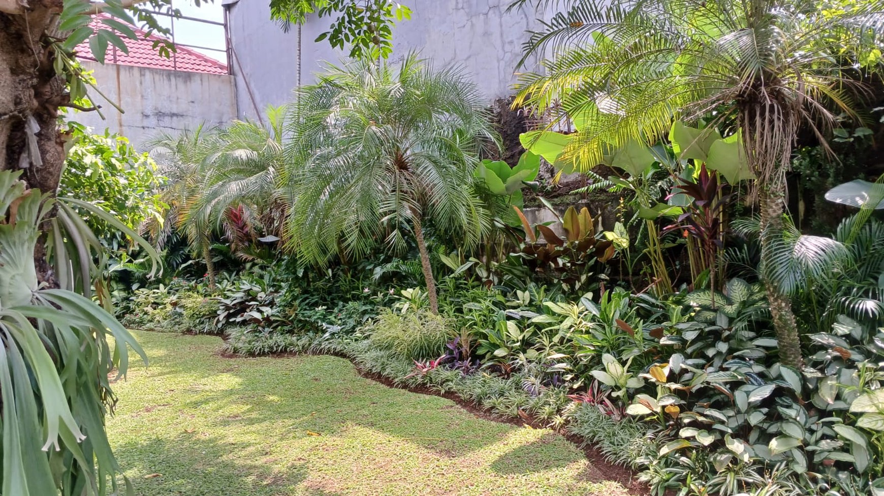 DIJUAL TANAH STRATEGIS DI CIRENDEU, Bentuk Kotak, dekat ke Jalan Raya Pd Cabe
