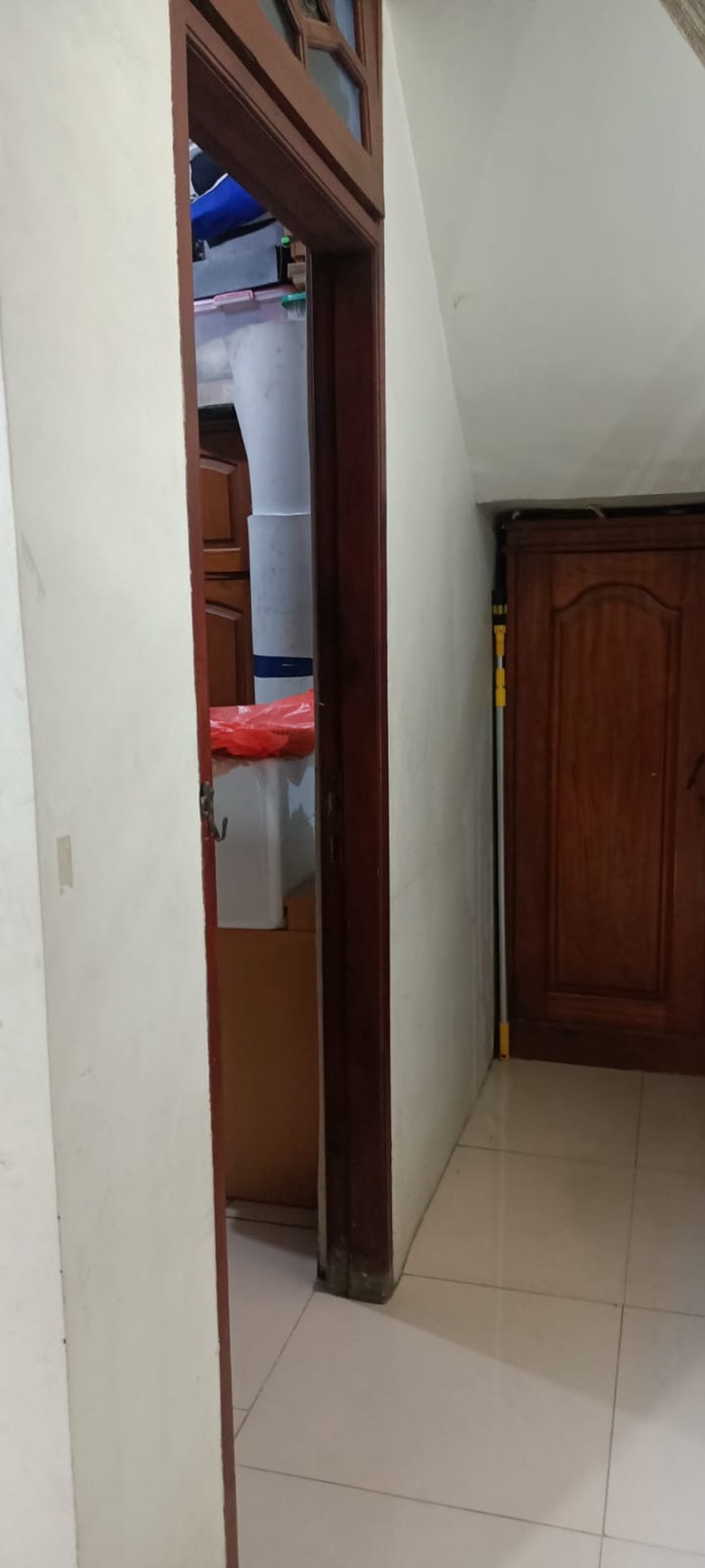 Dijual Cepat Rumah Bagus 2 lantai siap huni di Kebraon wiyung surabaya