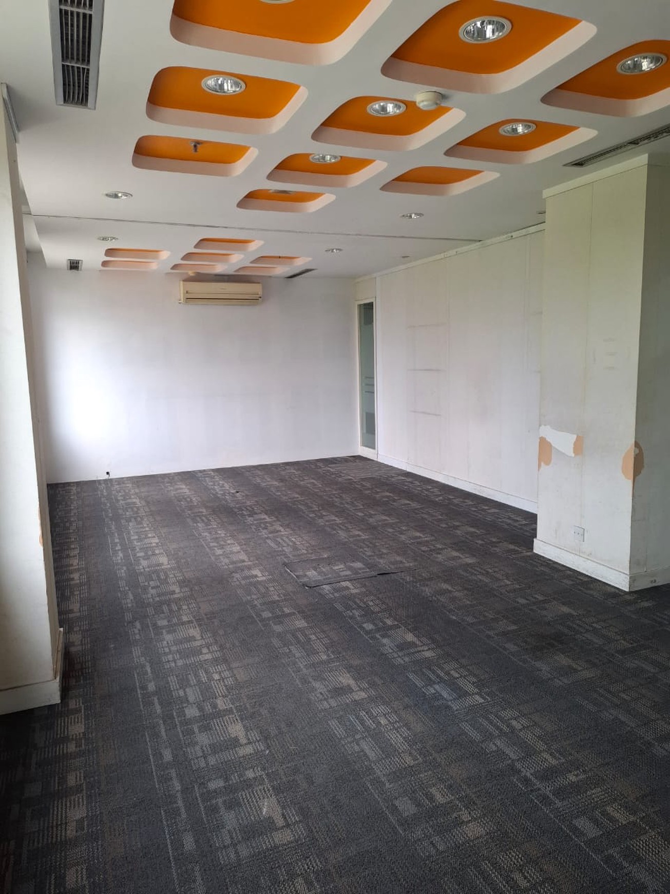 Di Sewakan Gedung Perkantoran lokasi di Jl. Kebon Sirih Raya Menteng - Jakarta Pusat