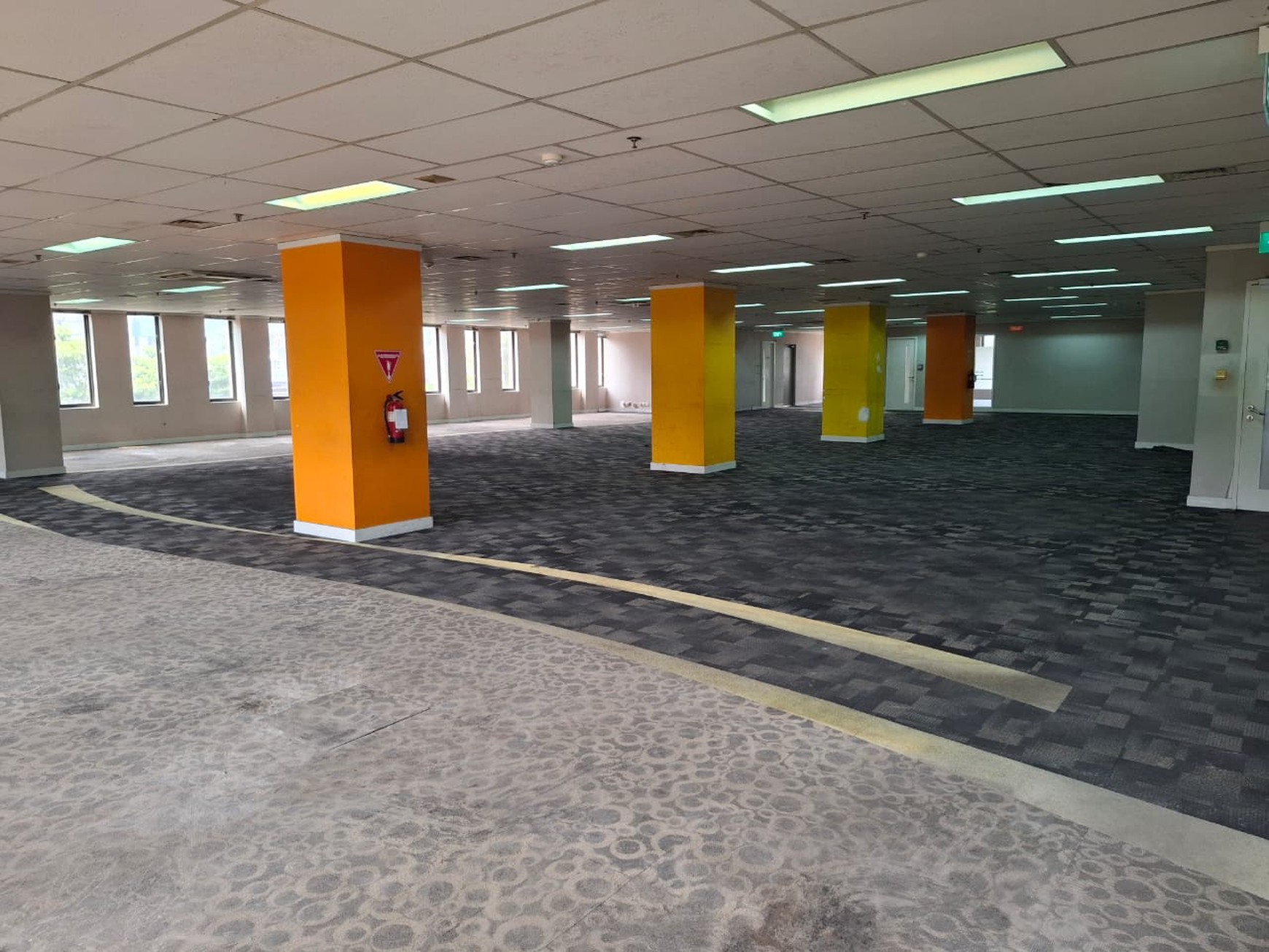 Di Sewakan Gedung Perkantoran lokasi di Jl. Kebon Sirih Raya Menteng - Jakarta Pusat