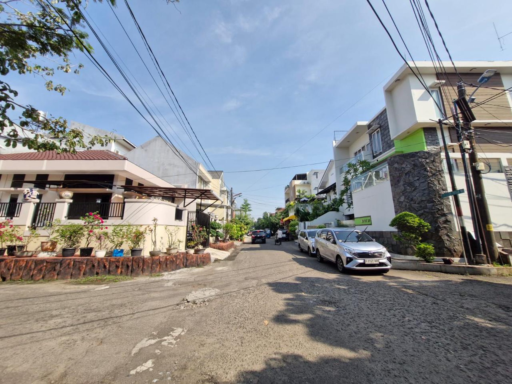 Di Jual Rumah lama di hook, Jl. Kelapa Puan Timur, Pegangsaan Dua, Kelapa Gading, Jakarta Utara