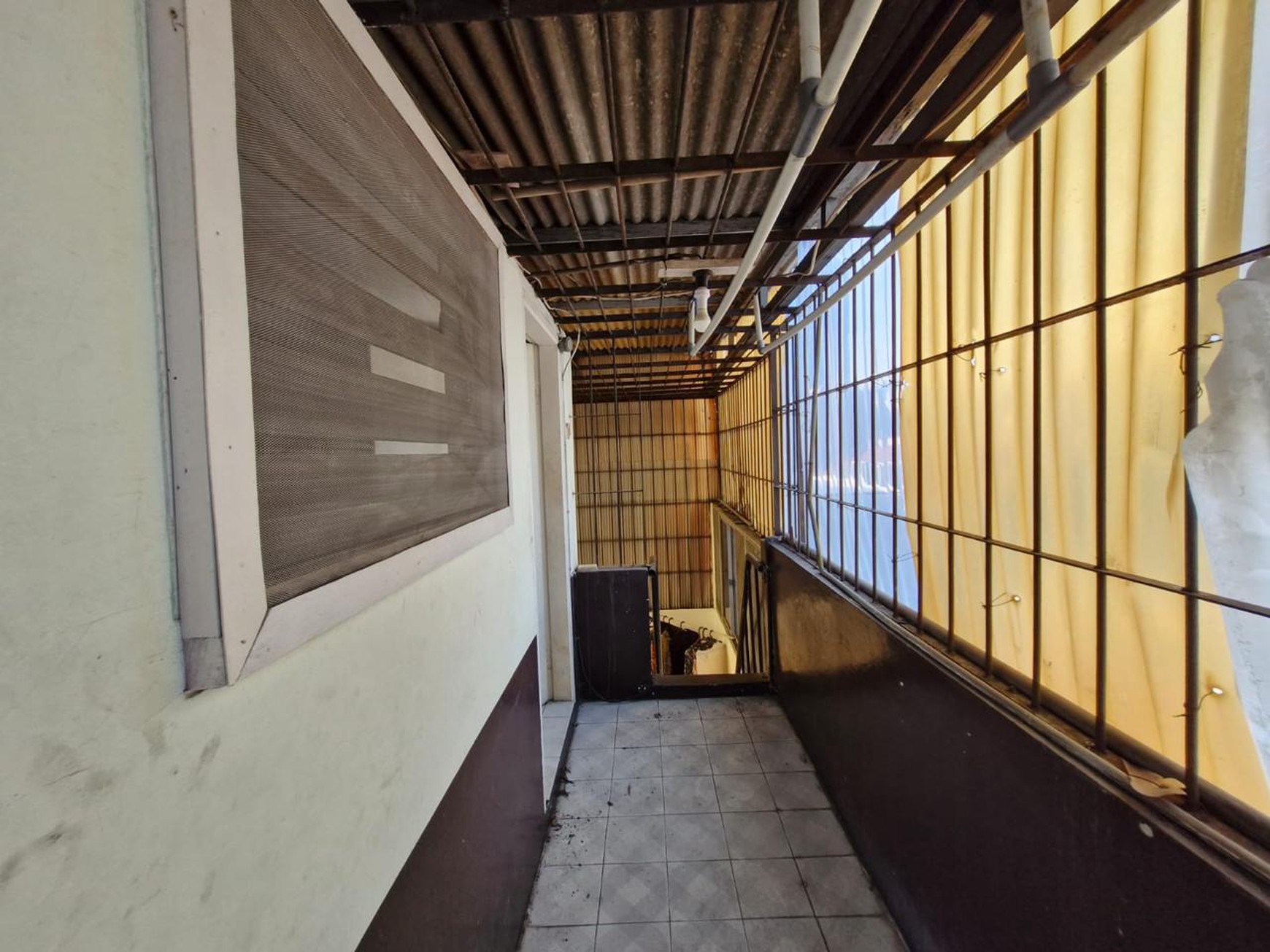 Di Jual Rumah lama di hook, Jl. Kelapa Puan Timur, Pegangsaan Dua, Kelapa Gading, Jakarta Utara