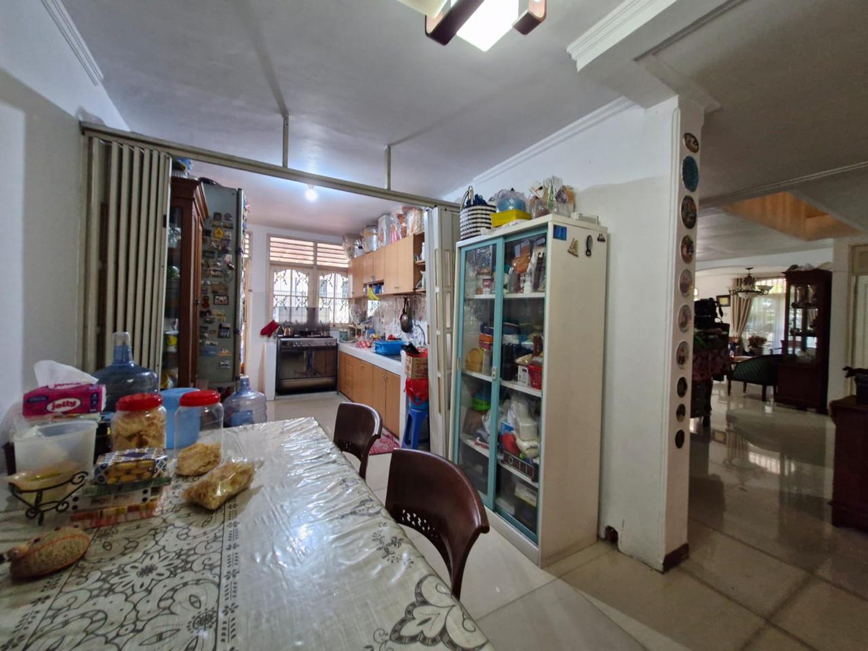 Di Jual Rumah lama di hook, Jl. Kelapa Puan Timur, Pegangsaan Dua, Kelapa Gading, Jakarta Utara