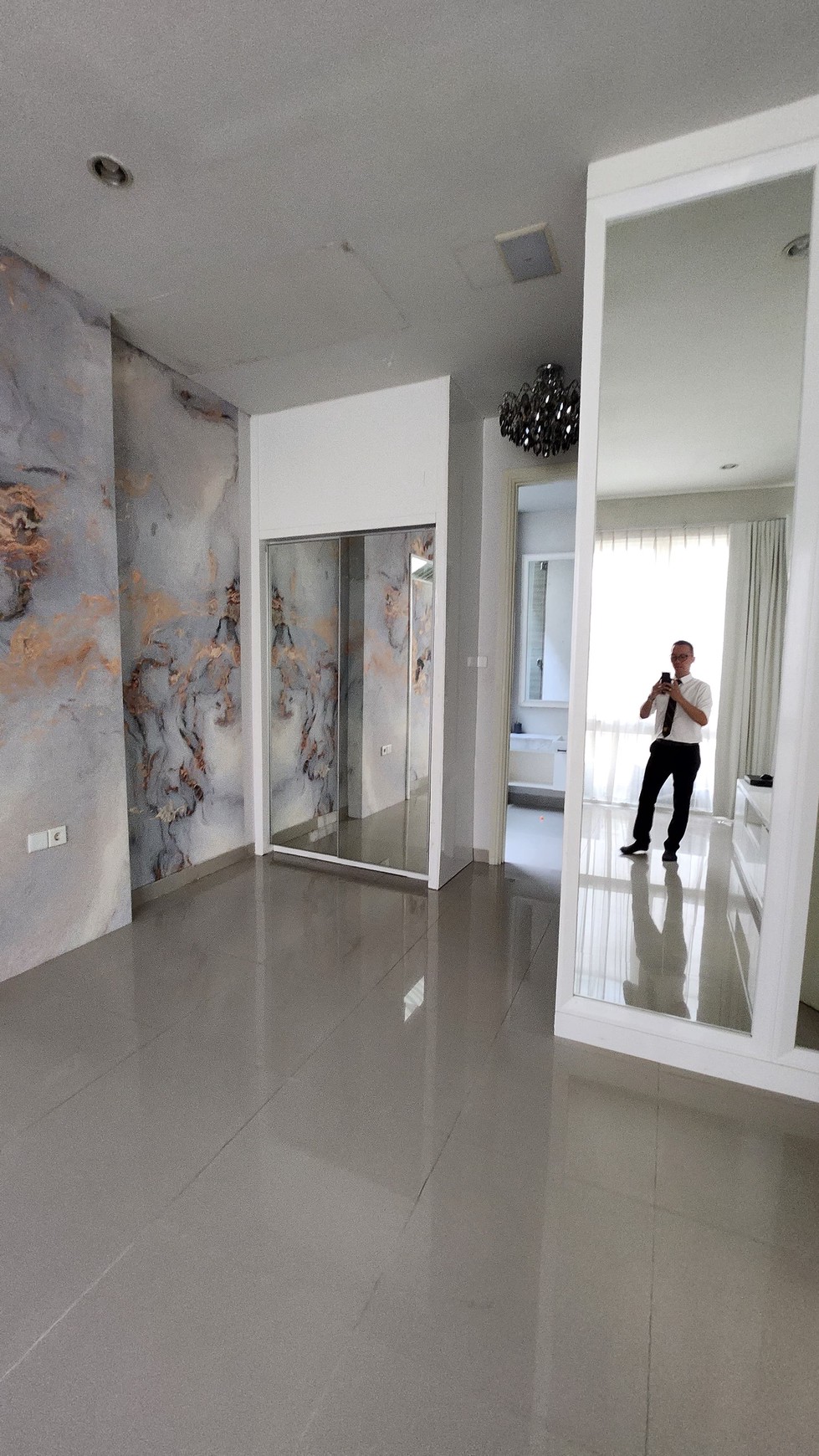 Dijual Rumah Wisata Bukit Mas 2 Semi Furnish Dekat Citraland, Pakuwon Indah, Graha Family