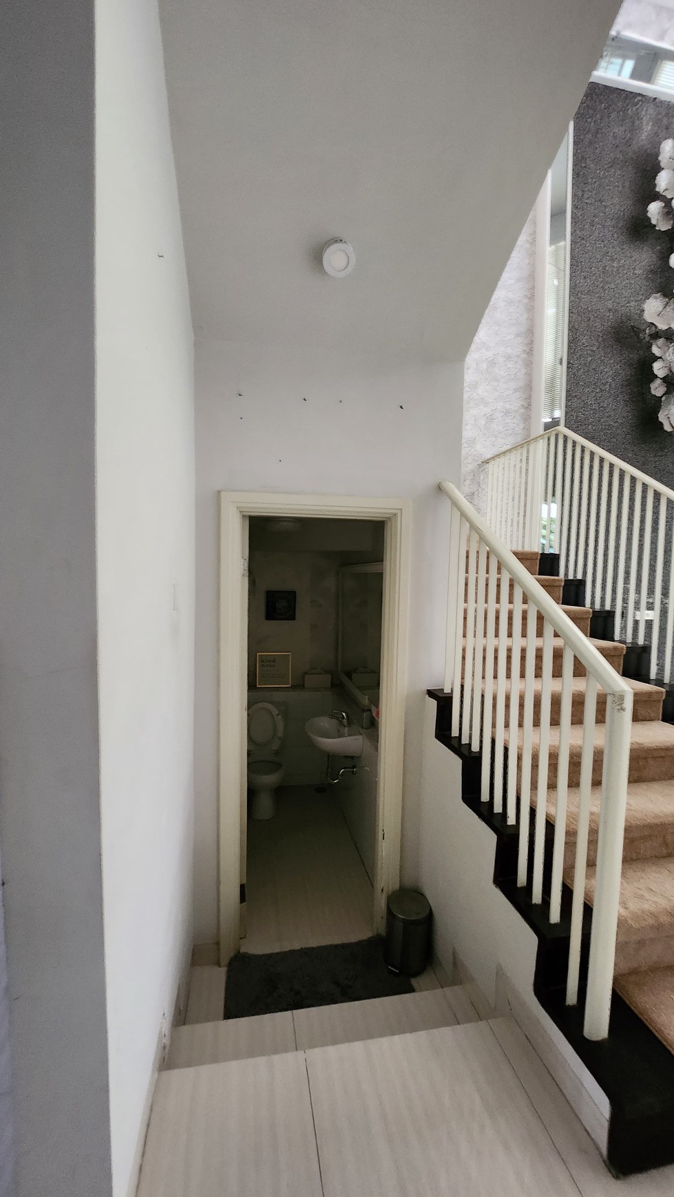 Dijual Rumah Wisata Bukit Mas 2 Semi Furnish Dekat Citraland, Pakuwon Indah, Graha Family