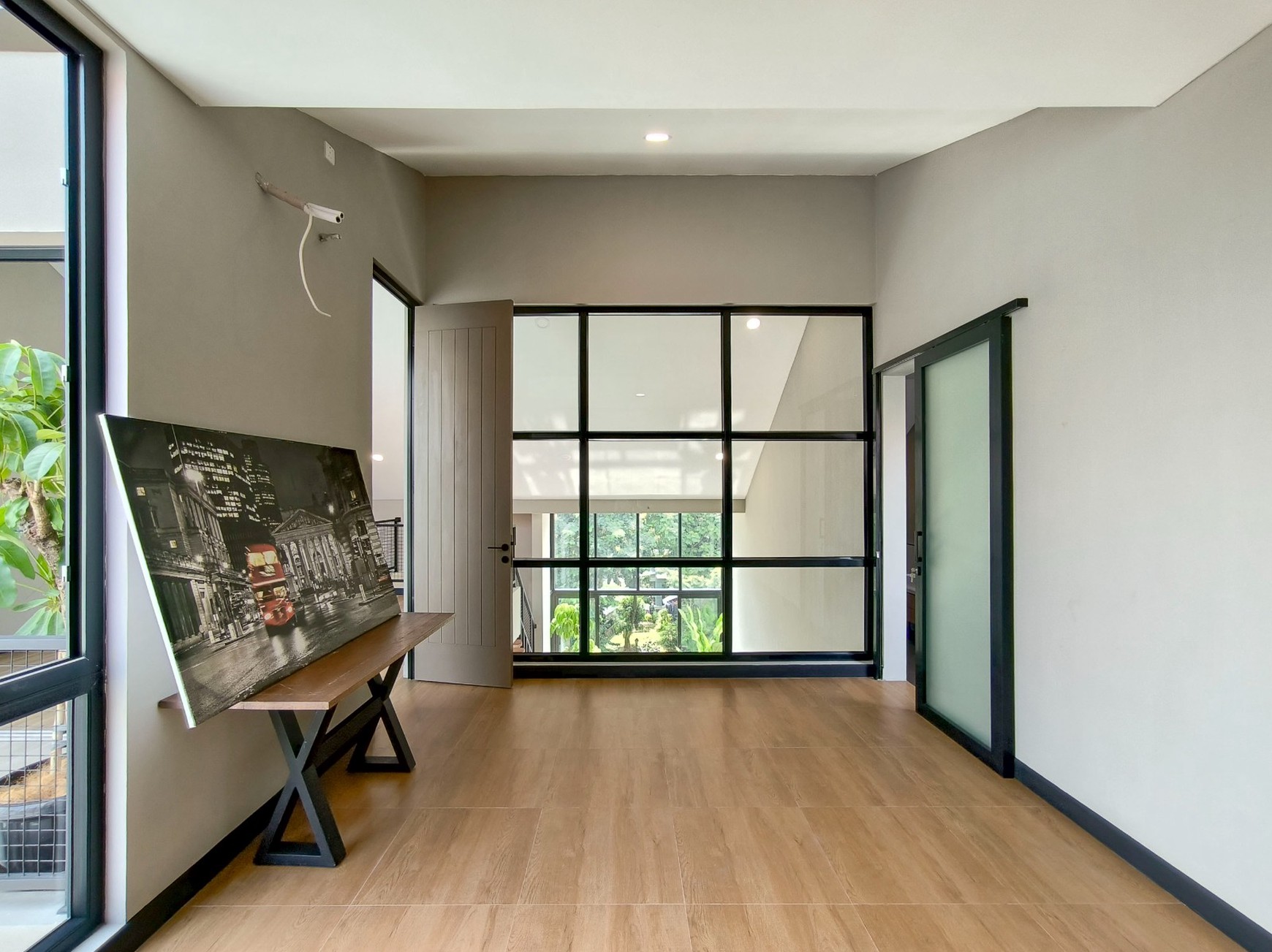 Rumah Dengan Design Modern Di Cluster Versailles BSD Tangerang Selatan