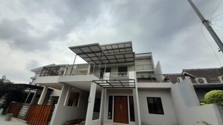 Rumah 3 Lantai SHM Siap Huni Dengan Hunian Nyaman @BSD