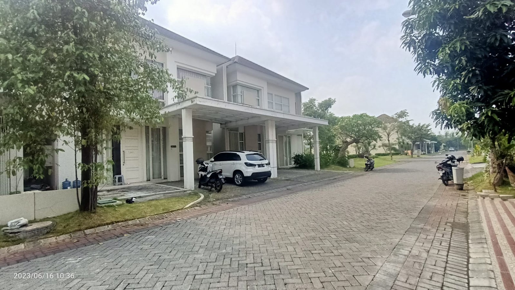 Lelang Rumah Perum Grand Pakuwon Cluster South Victoria, Tandes, Surabaya