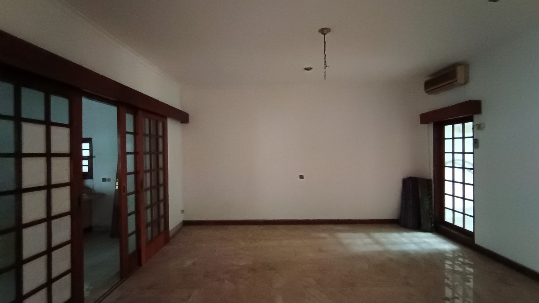 Dijual Rumah Mewah 2 Lantai di Pondok Indah, Jakarta Selatan