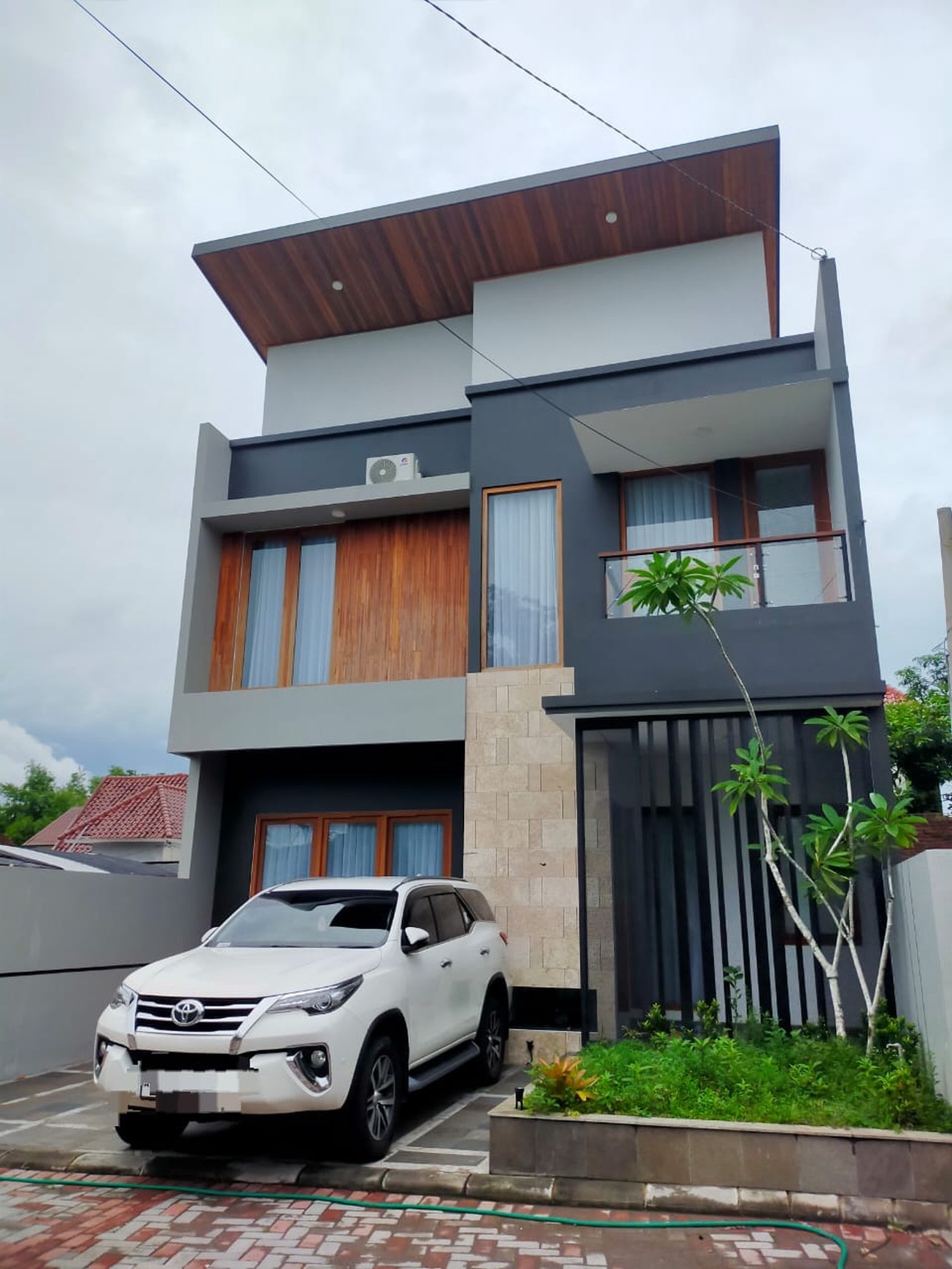 Rumah Mewah dalam Perum damai Regency Ngaglik Sleman 