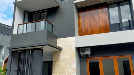 Rumah Mewah dalam Perum damai Regency Ngaglik Sleman 