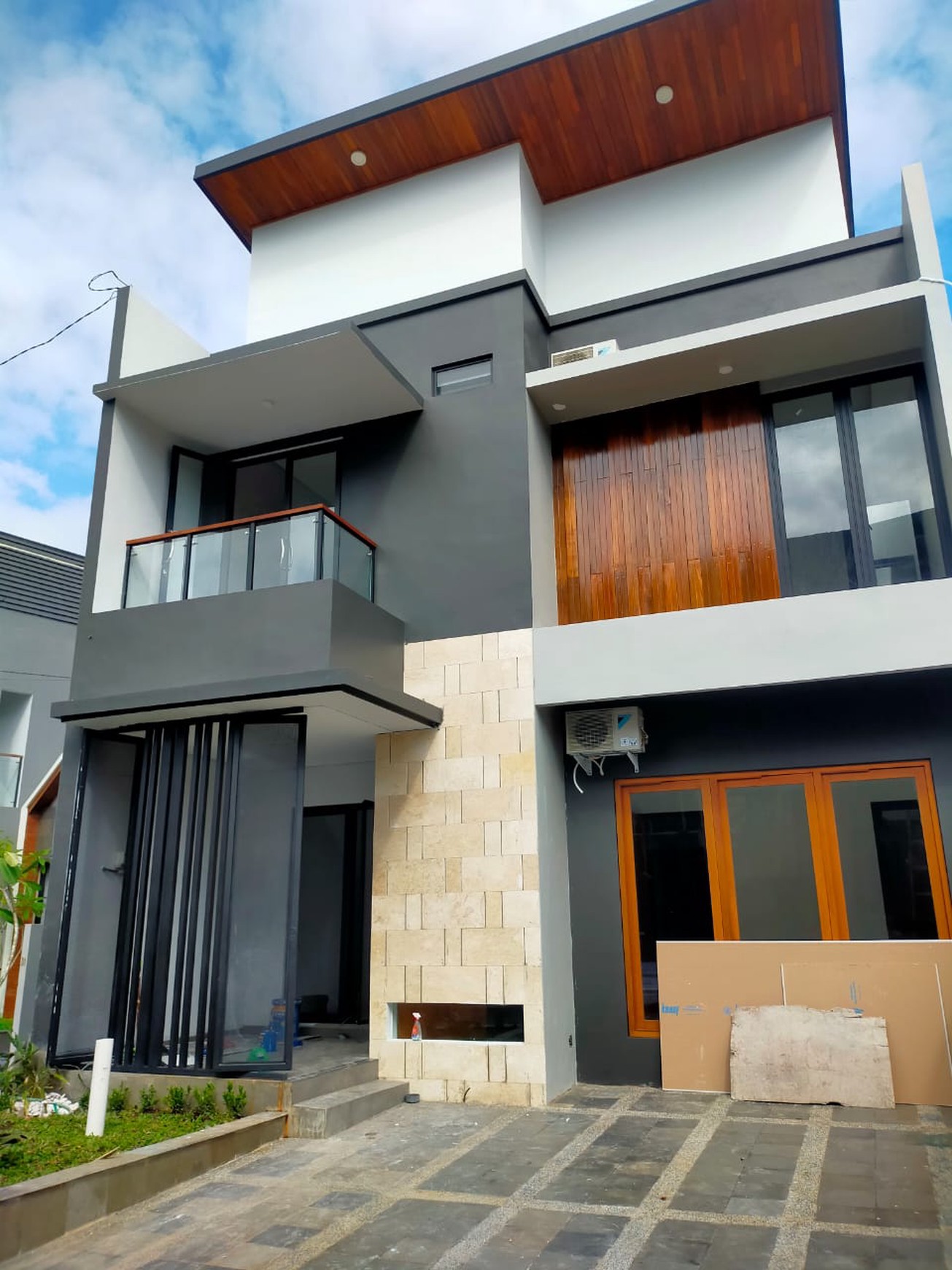 Rumah Mewah dalam Perum damai Regency Ngaglik Sleman 