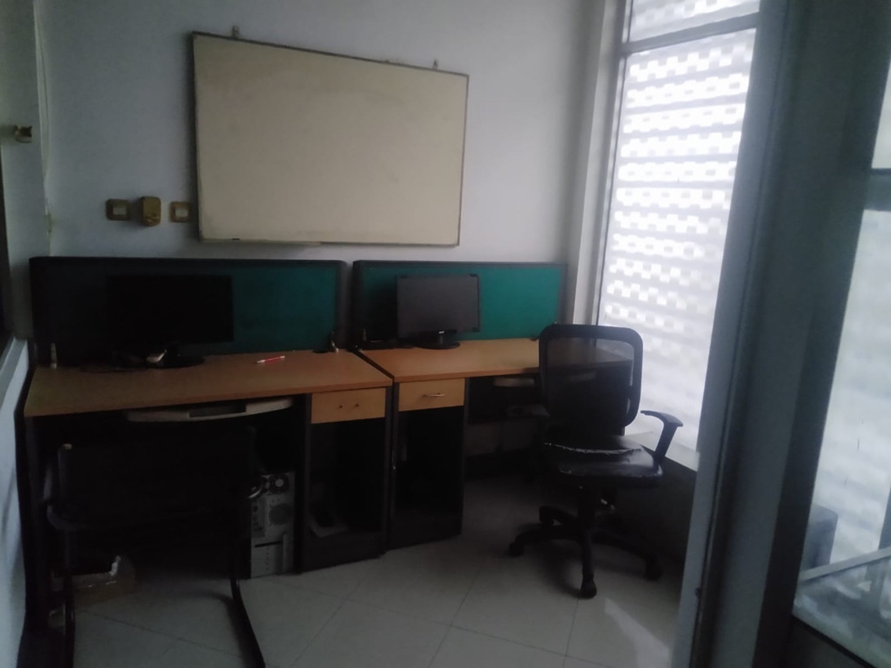 Rumah 3 Lantai Di Tebet Timur, Strategis Hanya 100 m2 Dari St. KA Cawang
