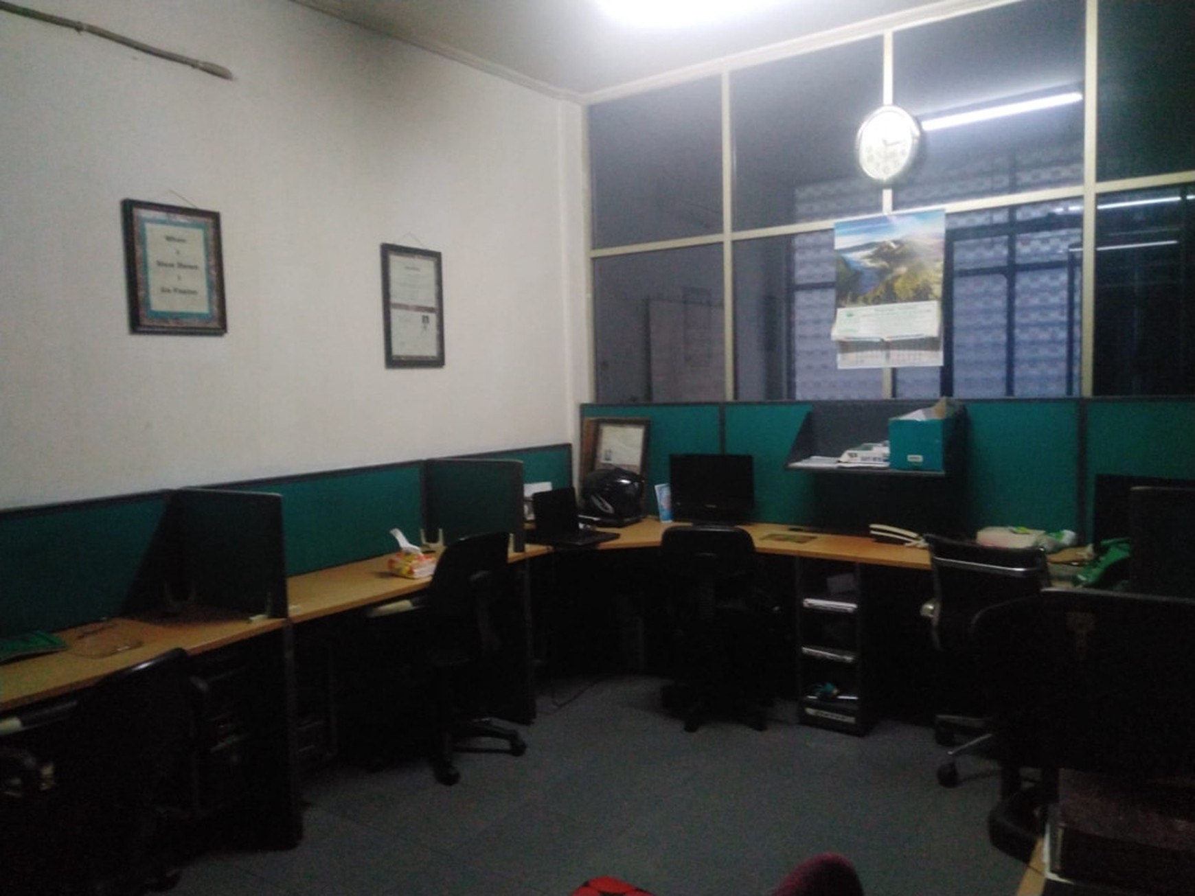 Rumah 3 Lantai Di Tebet Timur, Strategis Hanya 100 m2 Dari St. KA Cawang