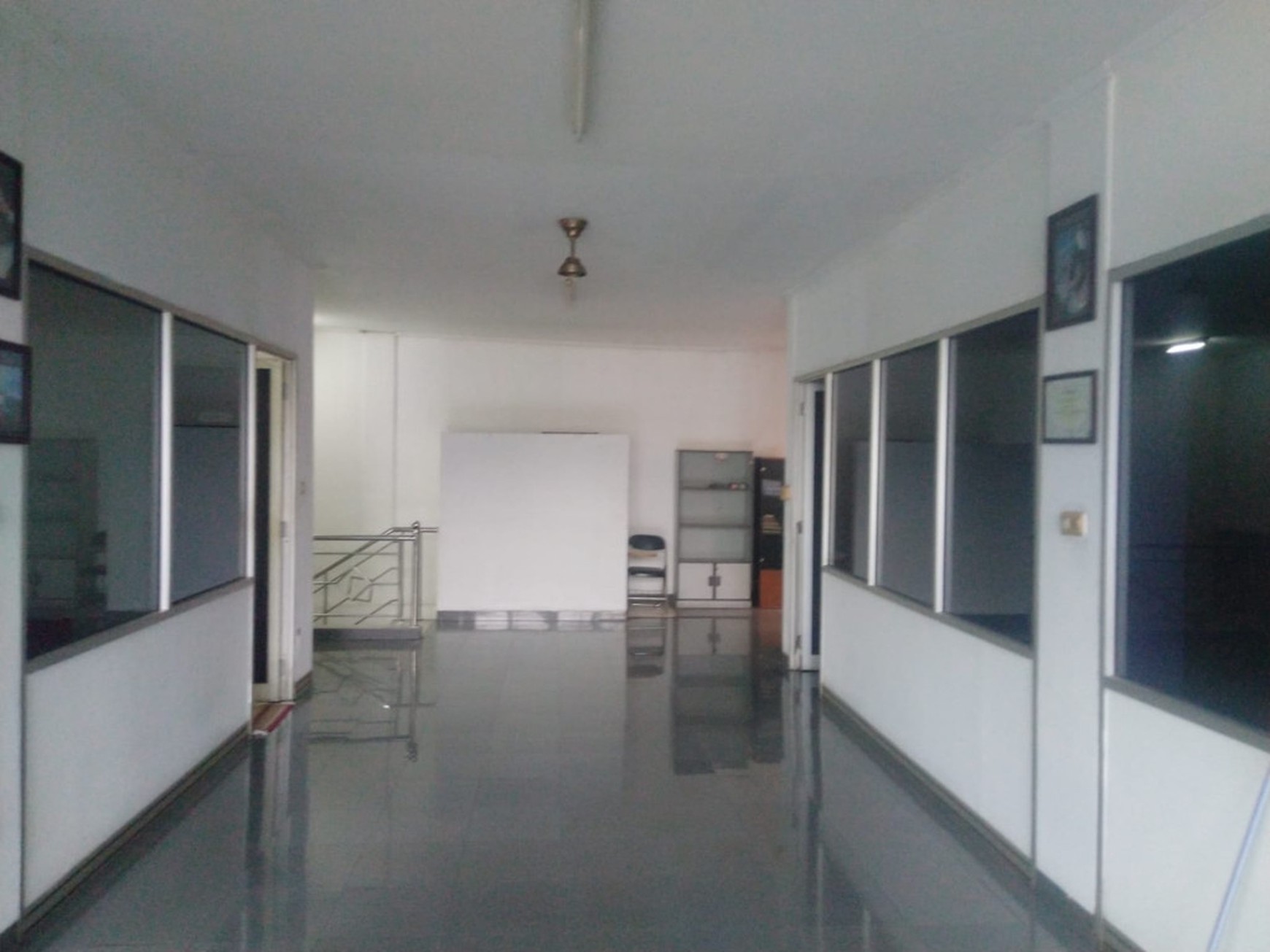 Rumah 3 Lantai Di Tebet Timur, Strategis Hanya 100 m2 Dari St. KA Cawang
