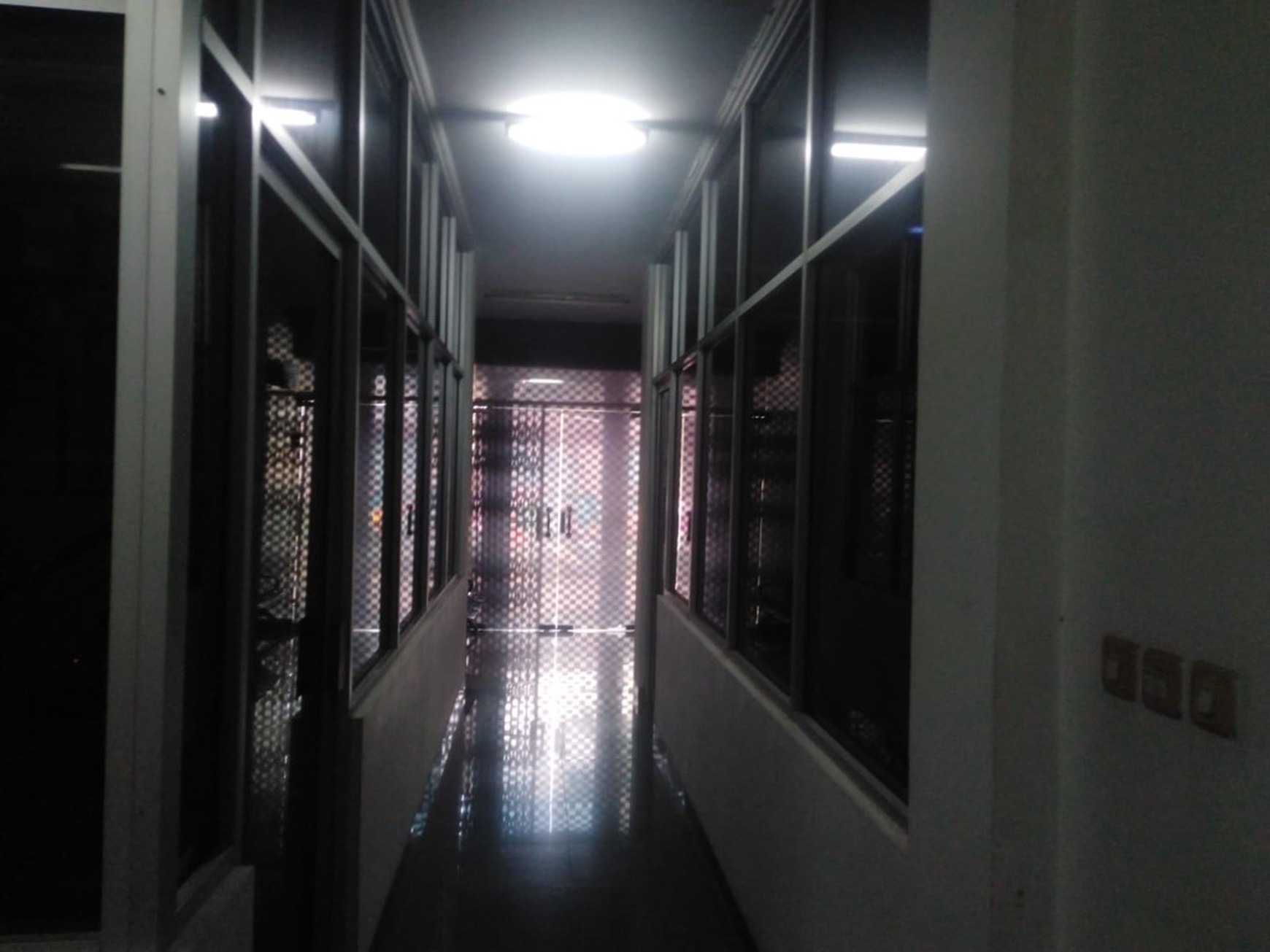 Rumah 3 Lantai Di Tebet Timur, Strategis Hanya 100 m2 Dari St. KA Cawang