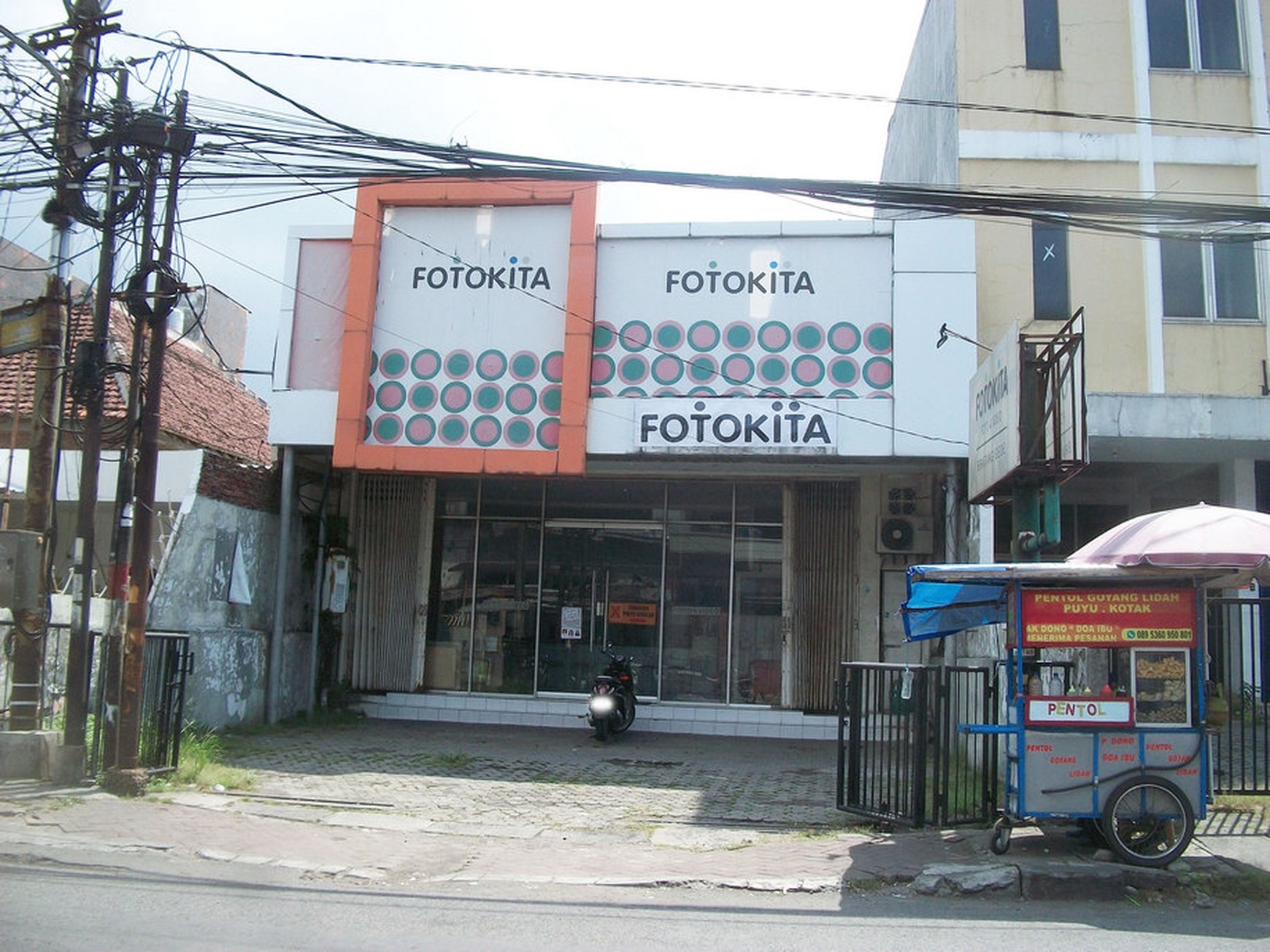 Ruko di Bratang Gede Surabaya Pusat Lokasi Strategis cocok untuk Toko, Kantor, Cafe & Resto