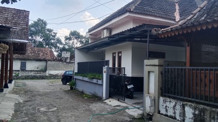 Kost Furnish 10 Kamar Lokasi Startegis Dekat Kawasan Bisnis Jalan Kaliurang 