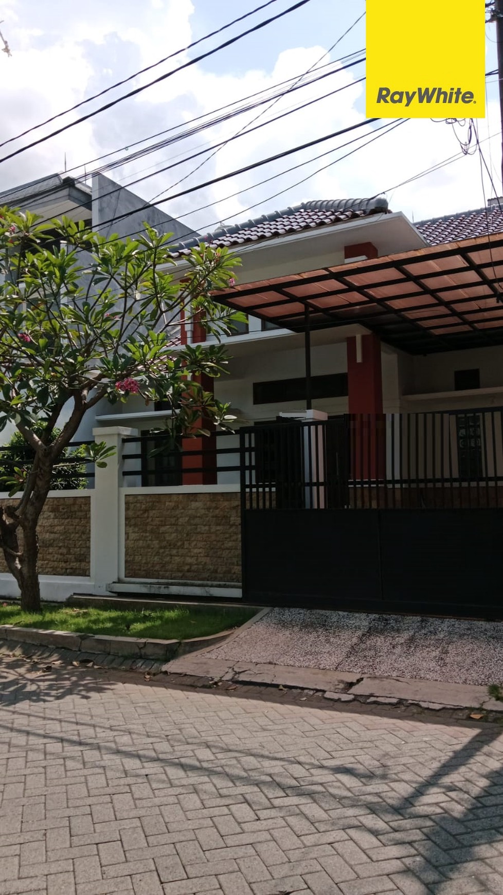 Disewakan Rumah 2 lantai di Galaxi Bumi Permai Surabaya