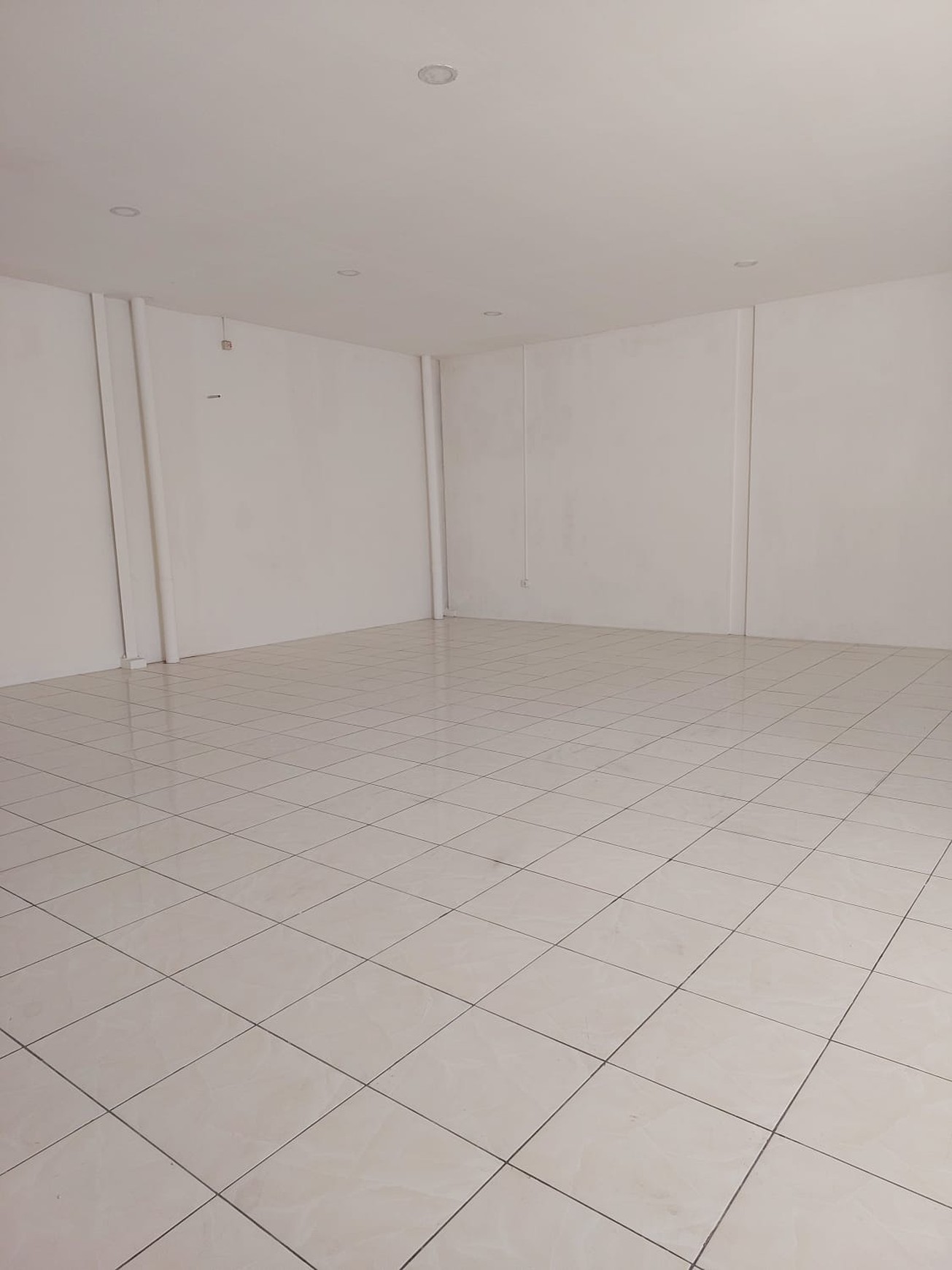 Gudang rapi siap pakai di Taman Tekno BSD