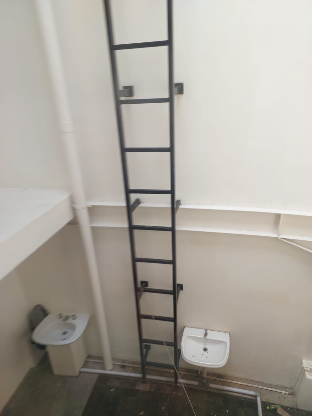 Gudang rapi siap pakai di Taman Tekno BSD