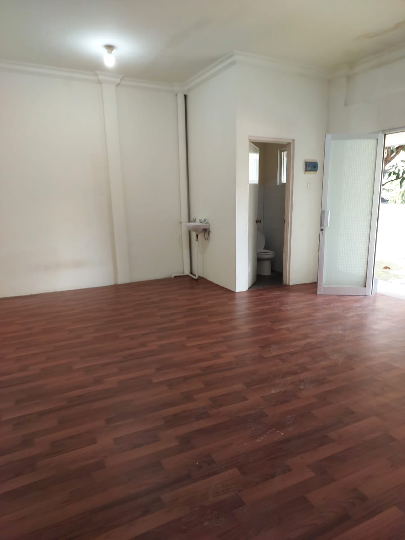 Gudang rapi siap pakai di Taman Tekno BSD