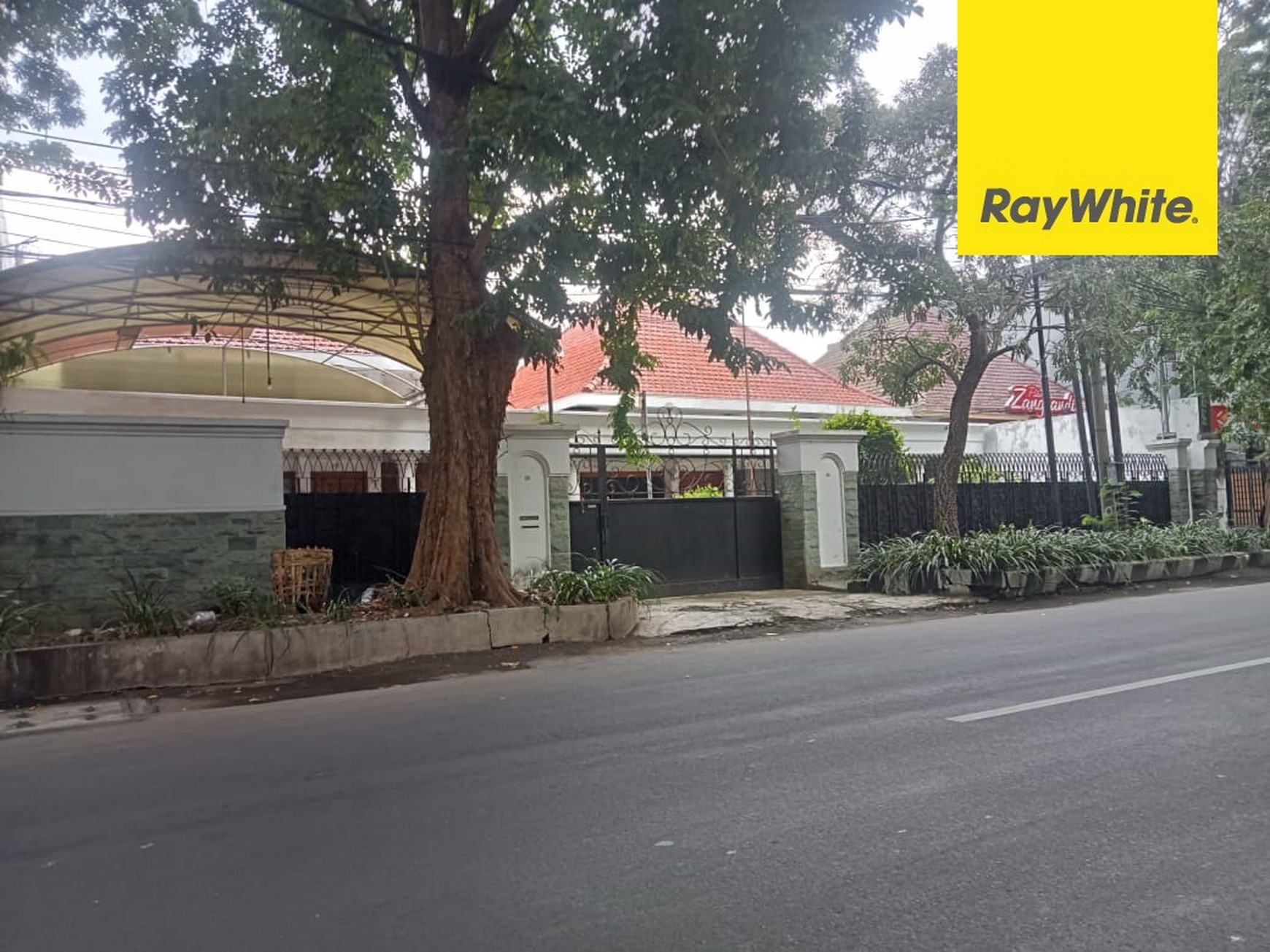 Disewakan Rumah Pusat Kota di Jl Polisi Istimewa Surabaya