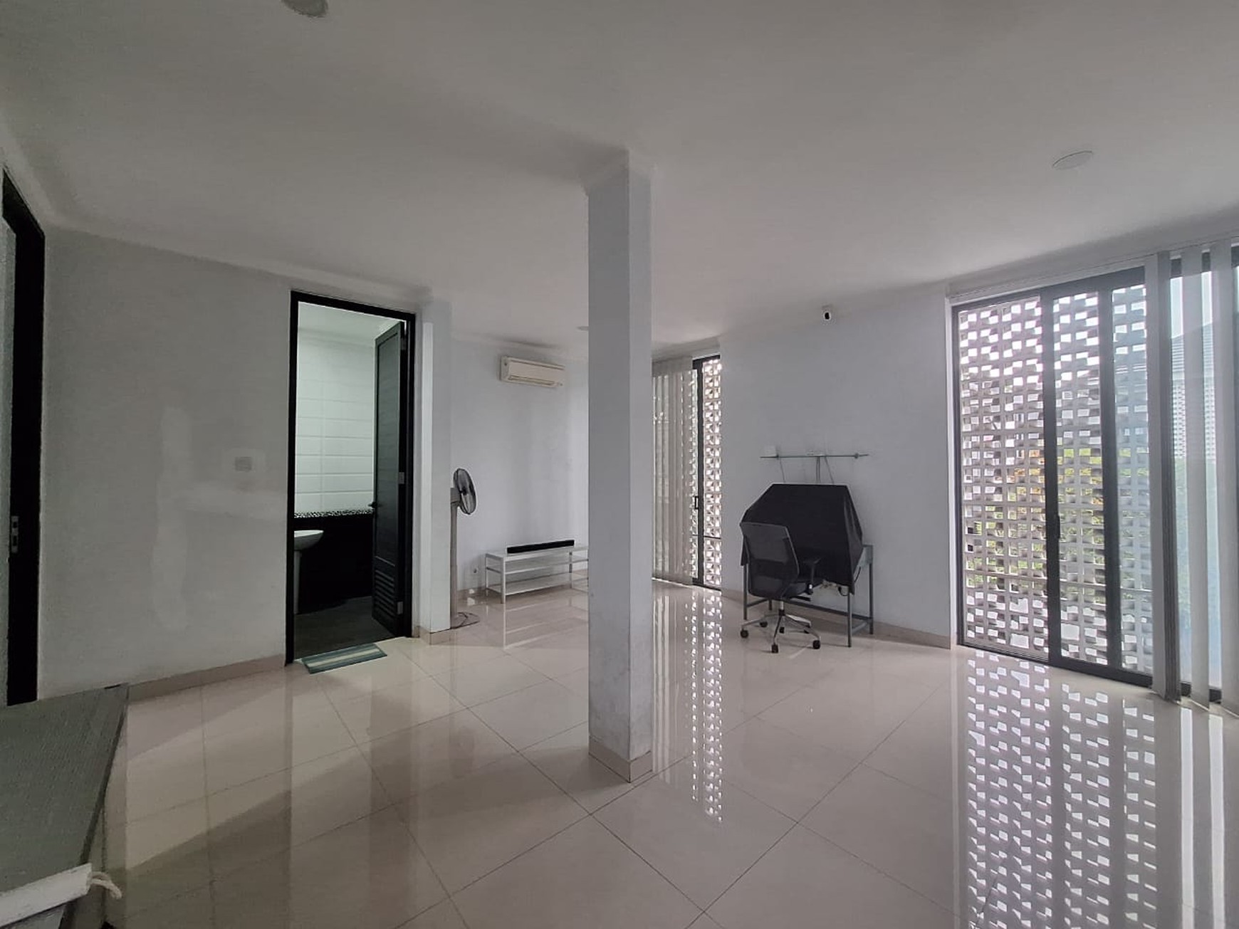 Rumah cantik,2 lantai,dalam cluster di Bintaro Jaya 9