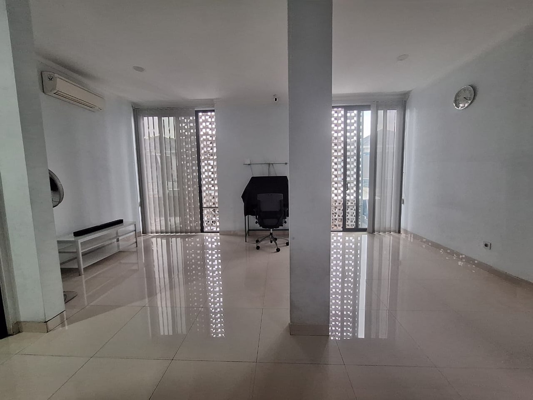 Rumah cantik,2 lantai,dalam cluster di Bintaro Jaya 9