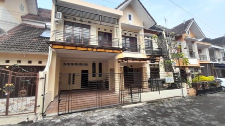 Rumah 2 Lantai Lokasi dalam Perum Taman Kuantan Mlati Sleman 