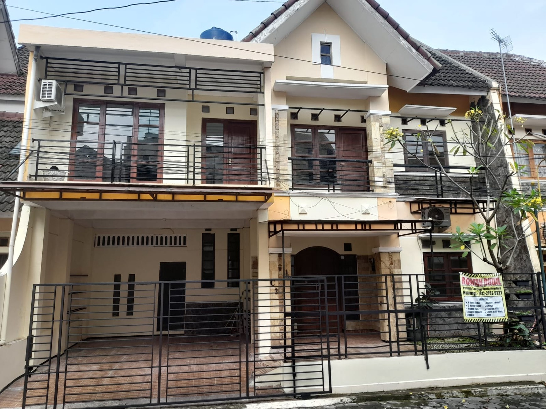 Rumah 2 Lantai Lokasi dalam Perum Taman Kuantan Mlati Sleman 