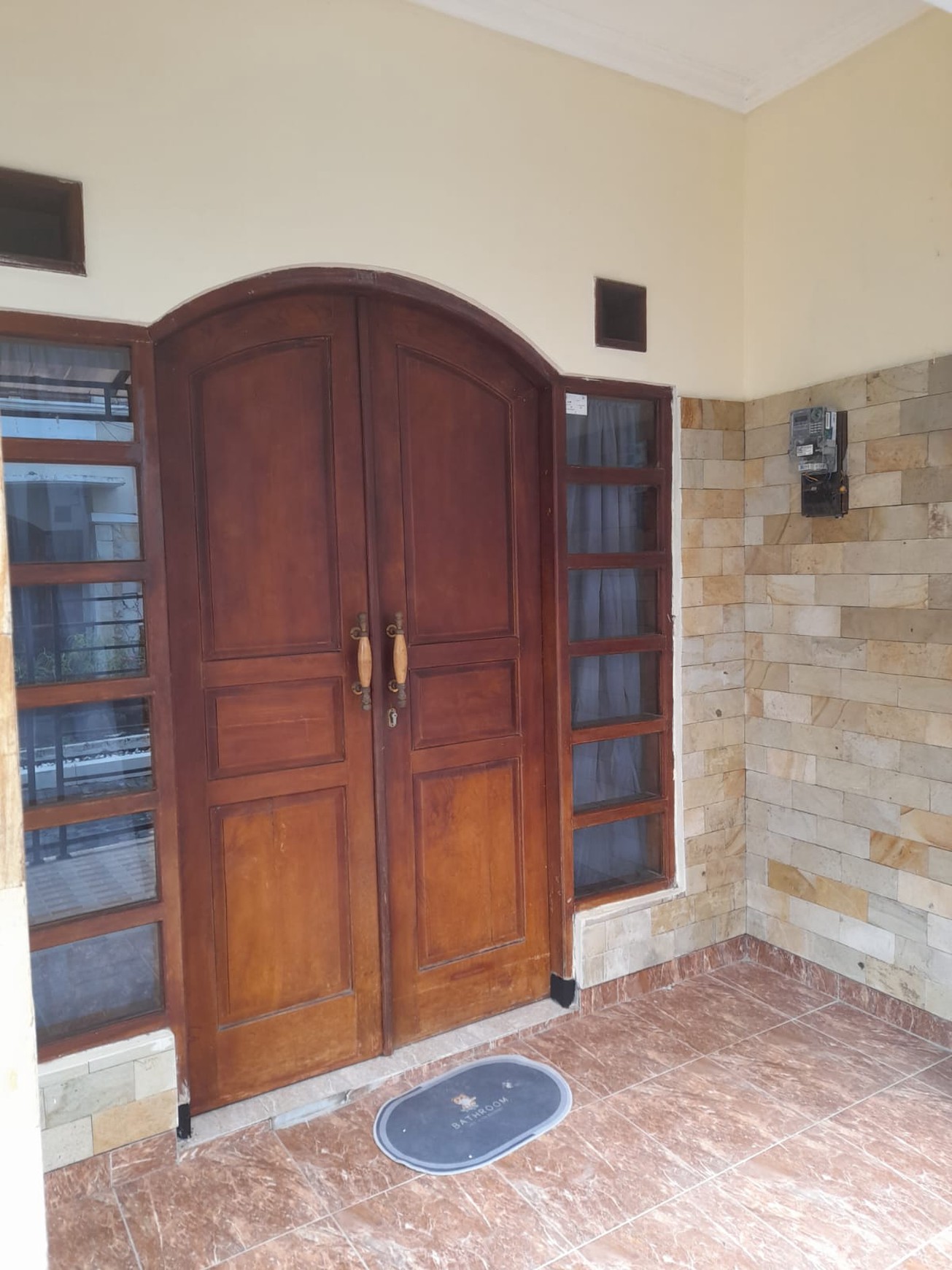 Rumah 2 Lantai Lokasi dalam Perum Taman Kuantan Mlati Sleman 