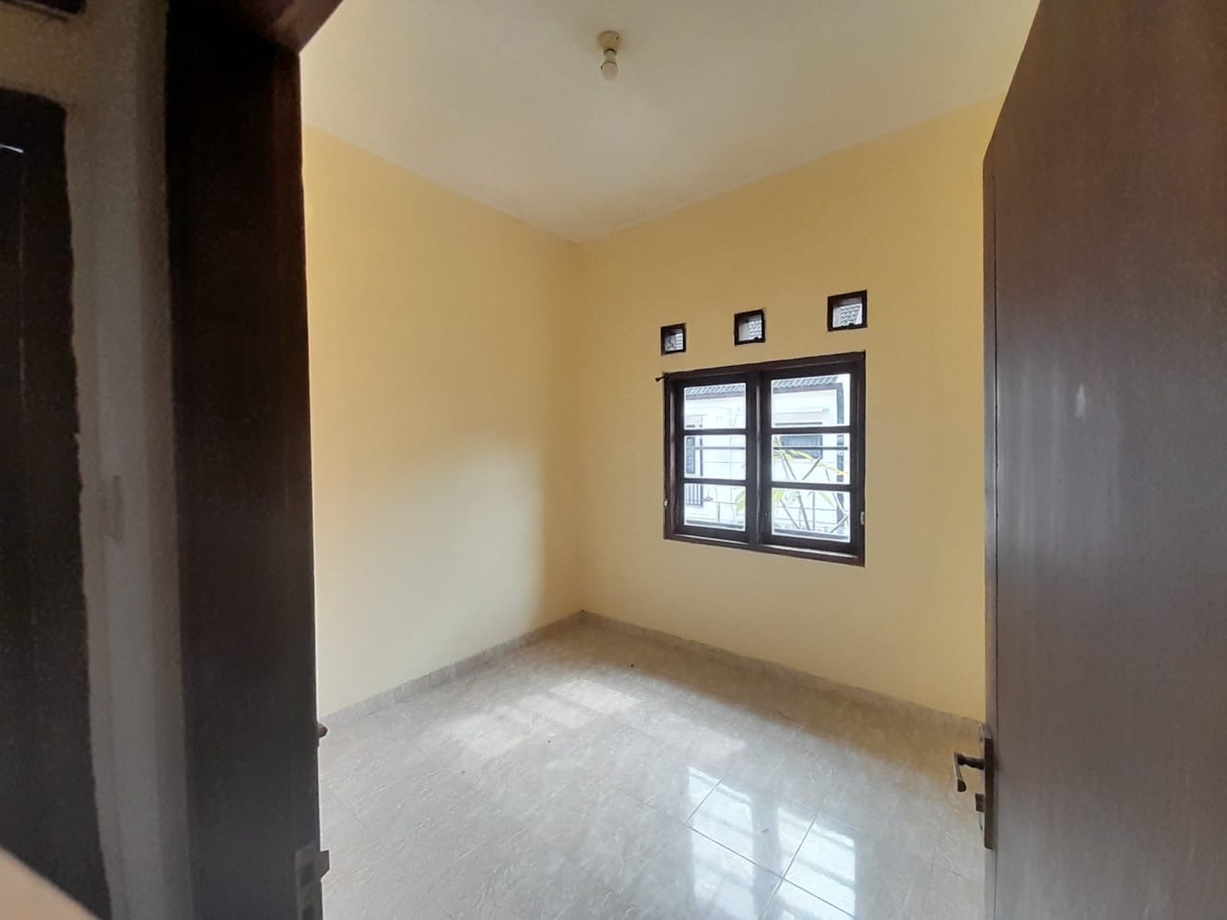 Rumah 2 Lantai Lokasi dalam Perum Taman Kuantan Mlati Sleman 