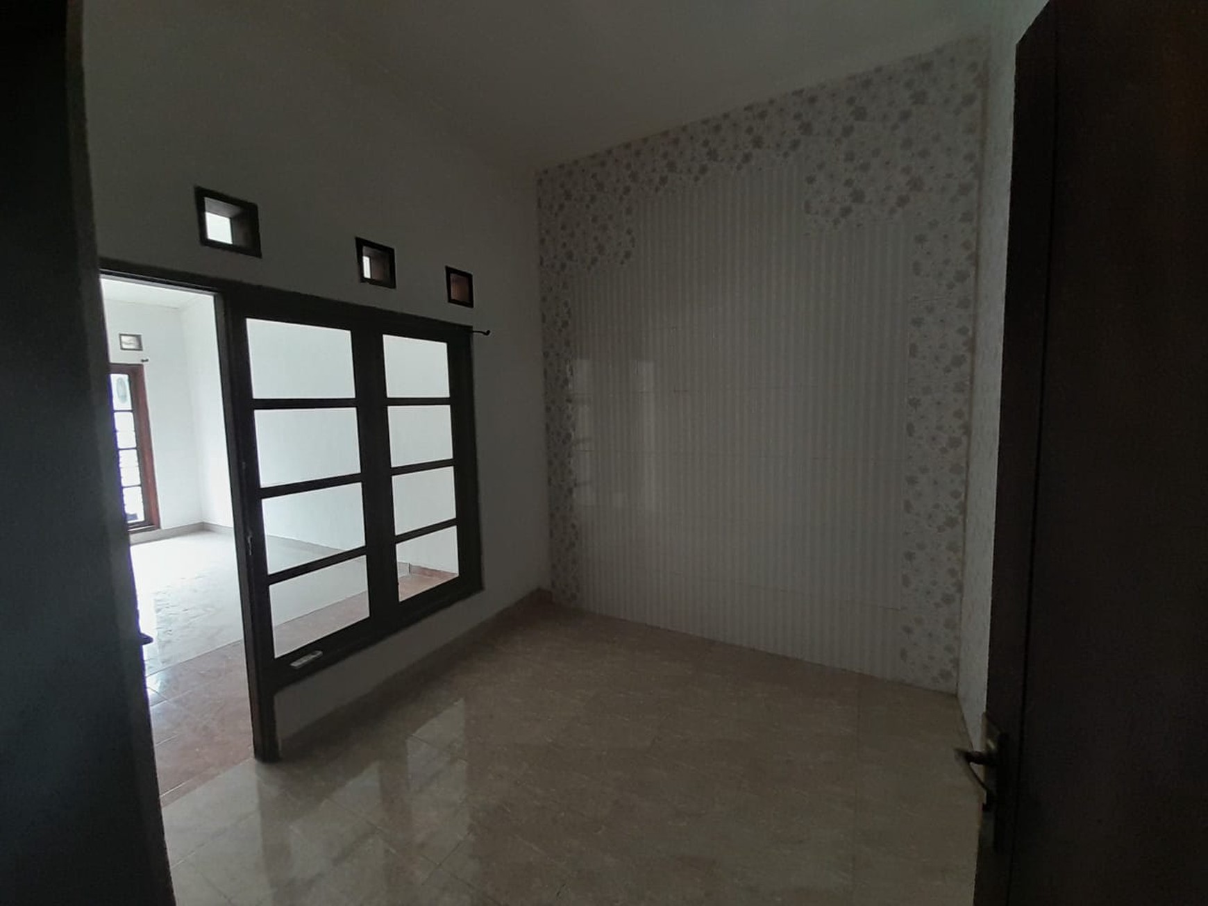 Rumah 2 Lantai Lokasi dalam Perum Taman Kuantan Mlati Sleman 