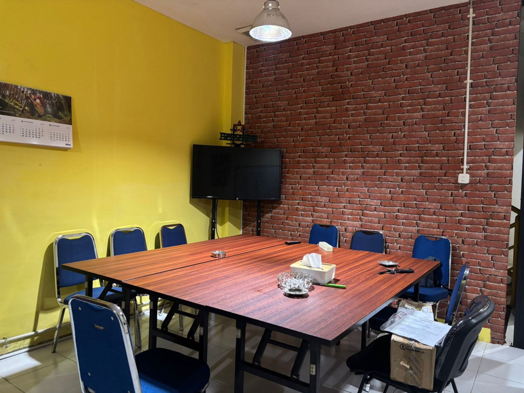 2 Ruko Gandeng Hook Di Pinggir Jl. DR. Saharjo Tebet, Terawat Baik, Strategis 5 Menit Ke Mall KOKAS, Dan 10 Menit Ke Jl. MT Haryono