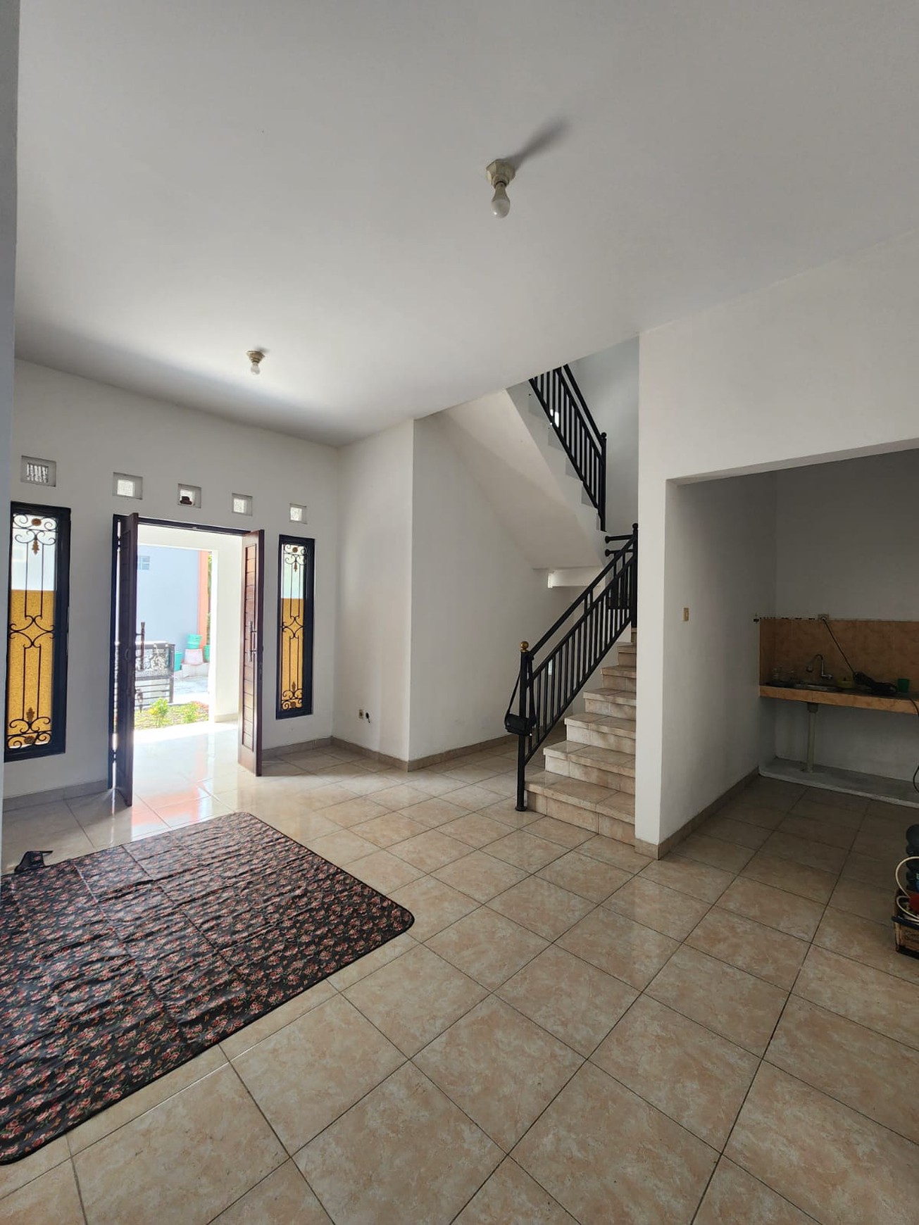 Rumah Tinggal 2 Lantai Lokasi di Daerah Pabelan Kartosuro Sukoharjo 