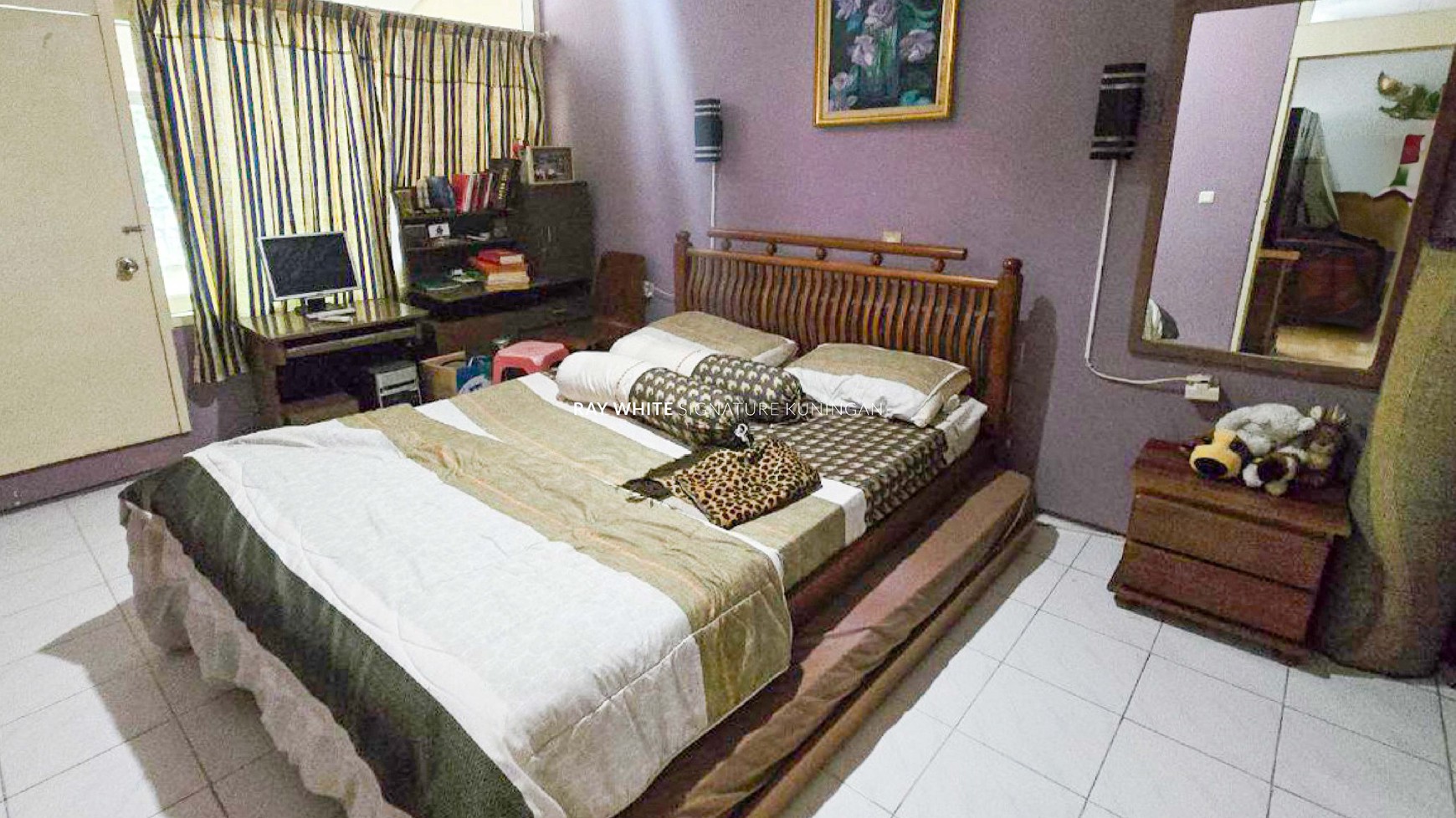Rumah Lama Depan Taman Area Prime di Taman Pakubuwono