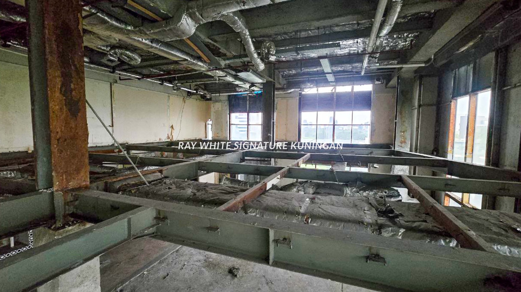 Dijual Private Office Menara Imperium Lantai P11 di Rasuna Said